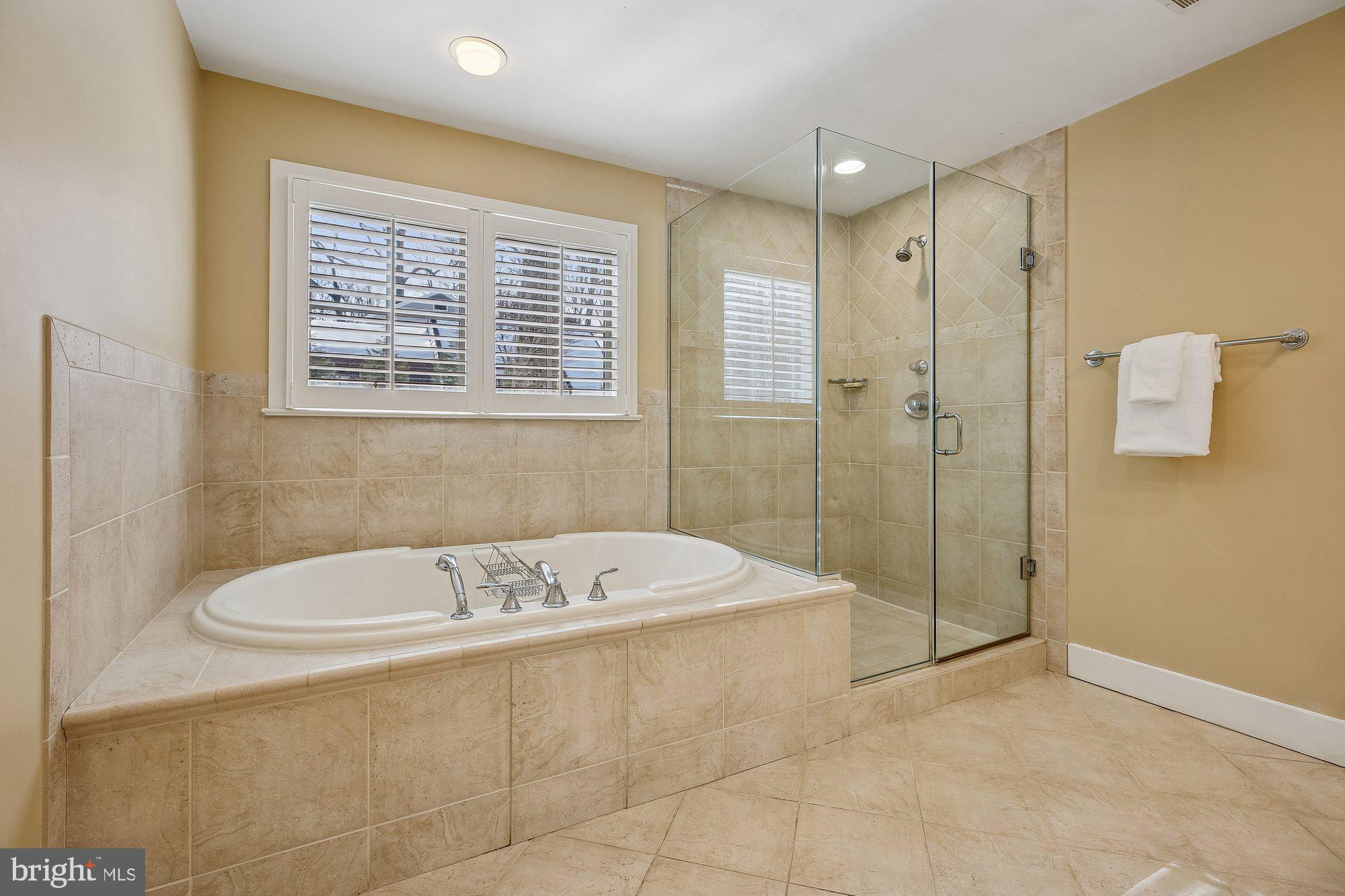 WILLIAMSBURG GARDENS - Residential