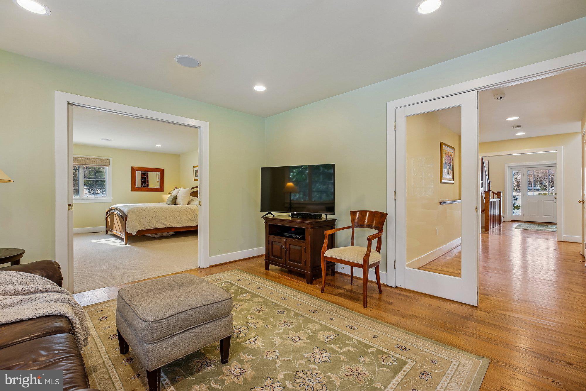 WILLIAMSBURG GARDENS - Residential