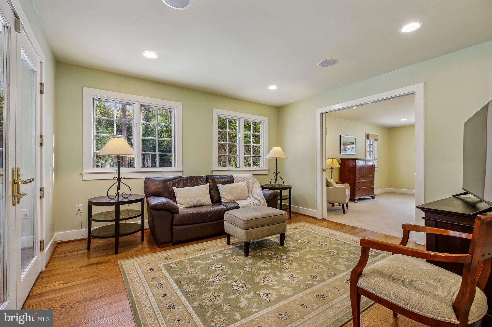 WILLIAMSBURG GARDENS - Residential