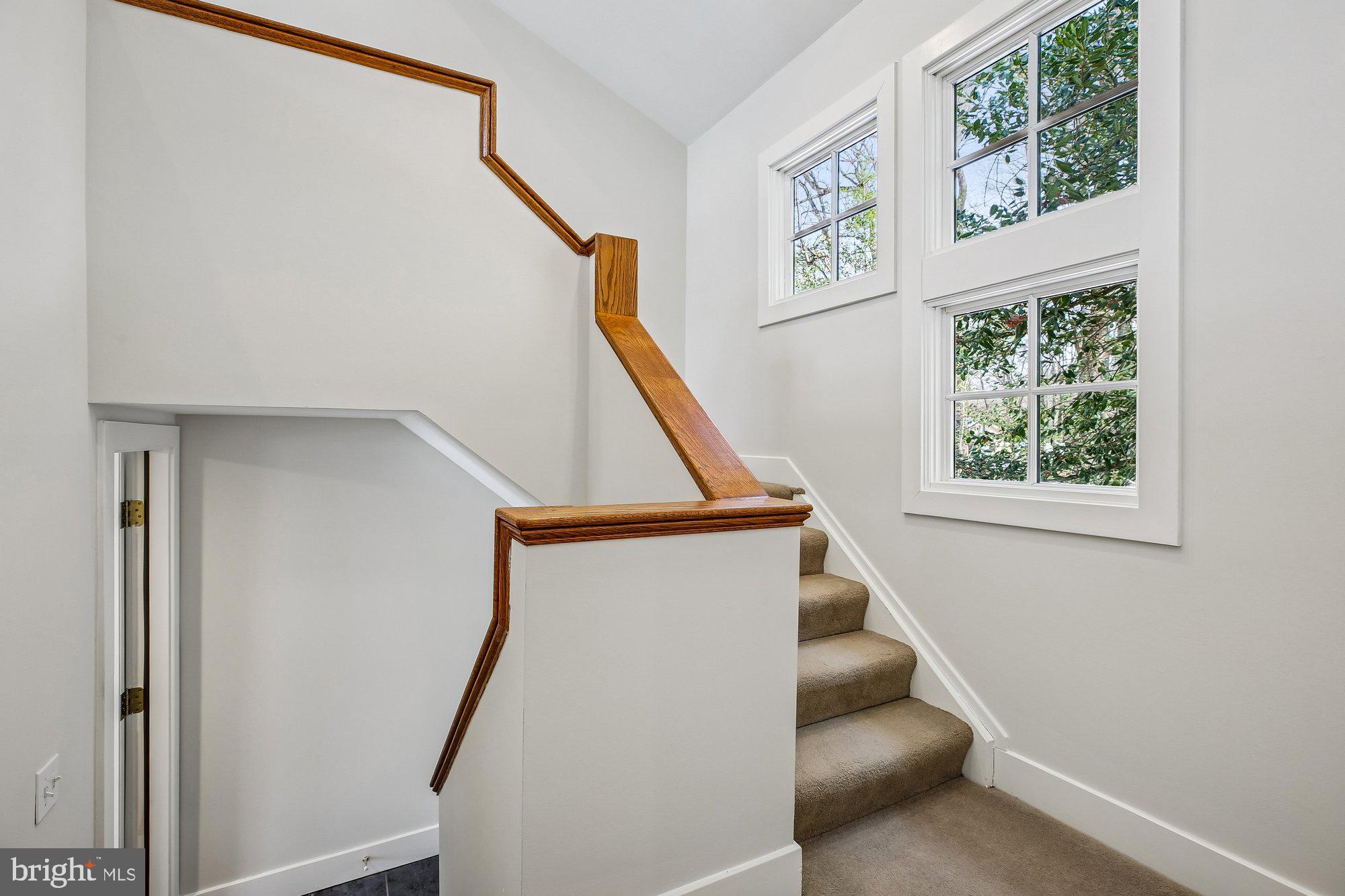 WILLIAMSBURG GARDENS - Residential