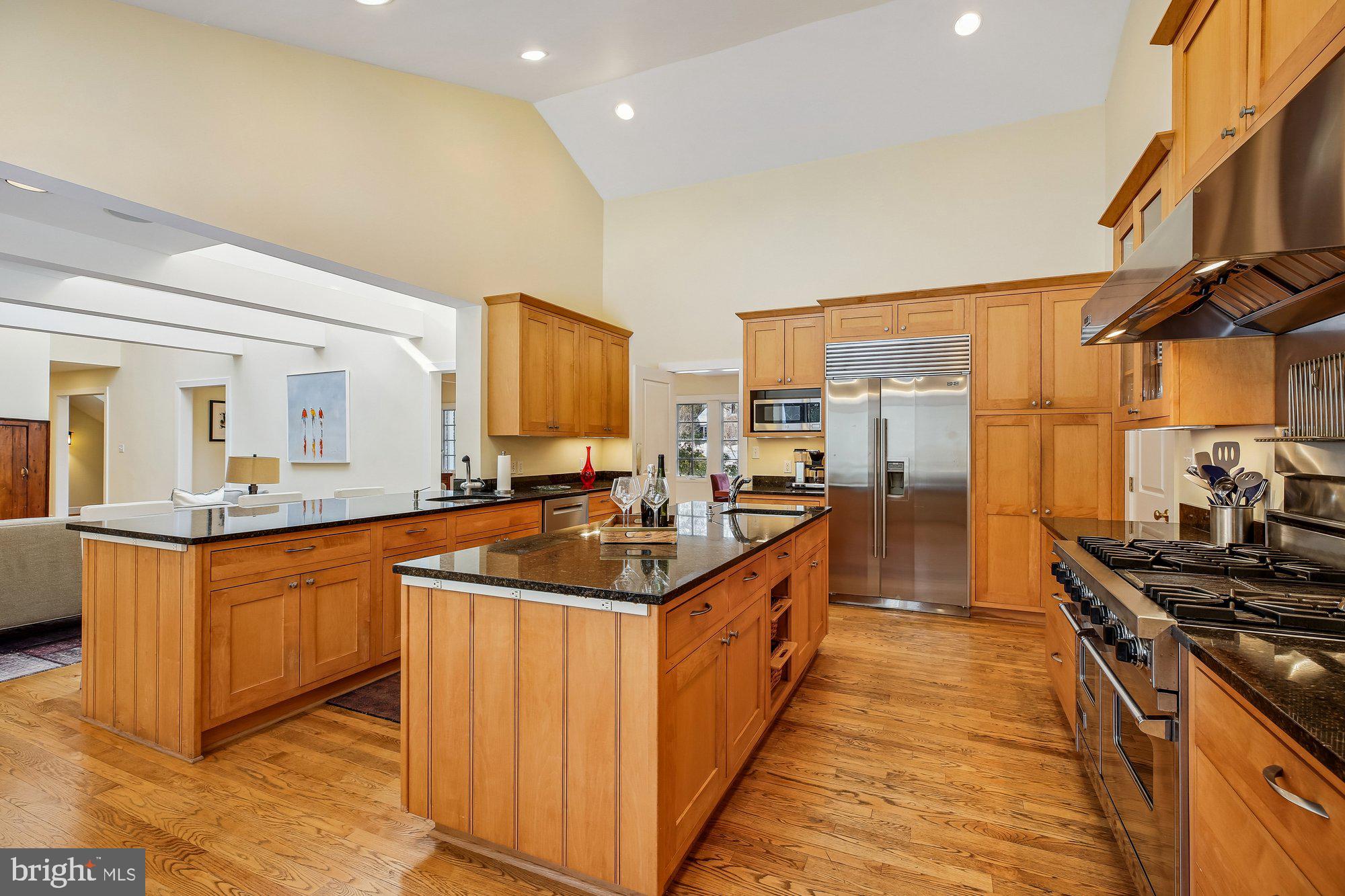 WILLIAMSBURG GARDENS - Residential