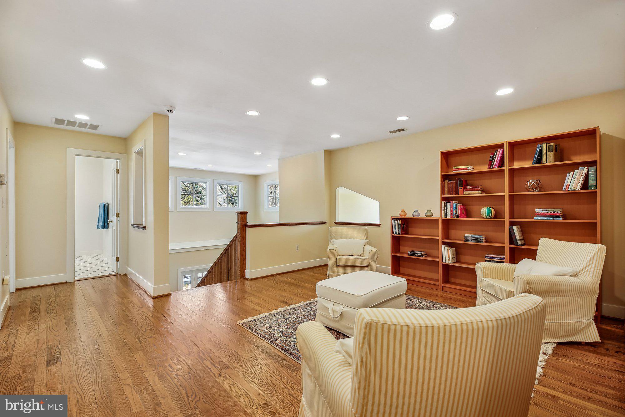 WILLIAMSBURG GARDENS - Residential