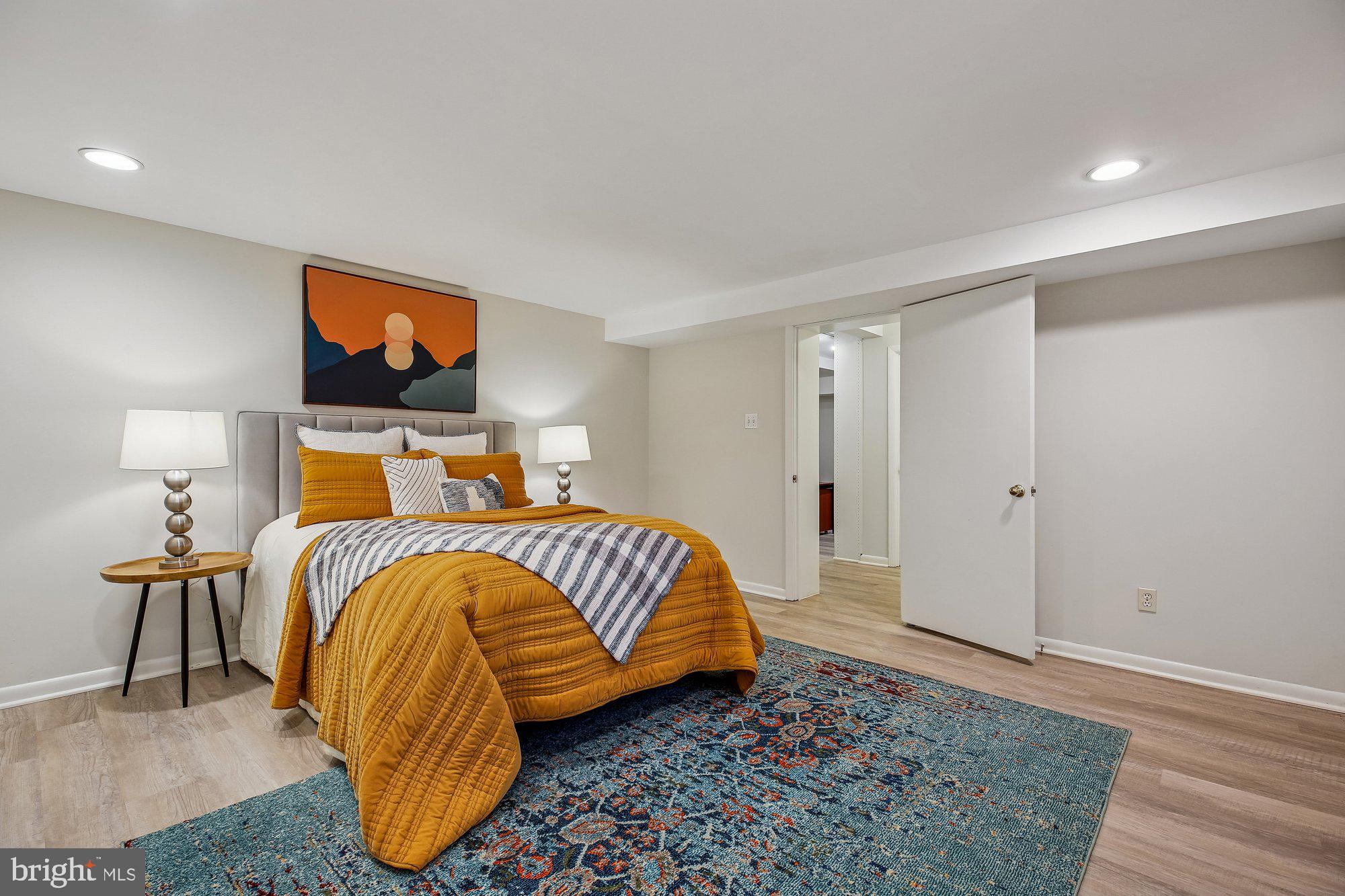 WILLIAMSBURG GARDENS - Residential