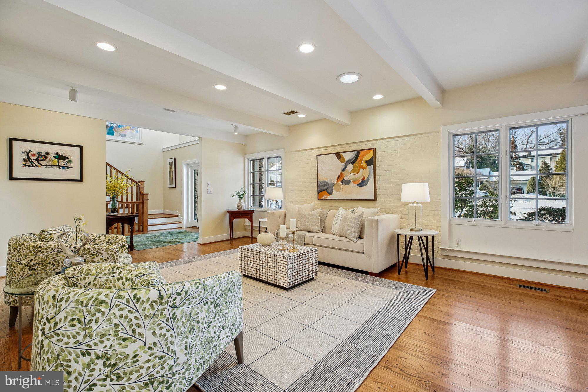 WILLIAMSBURG GARDENS - Residential