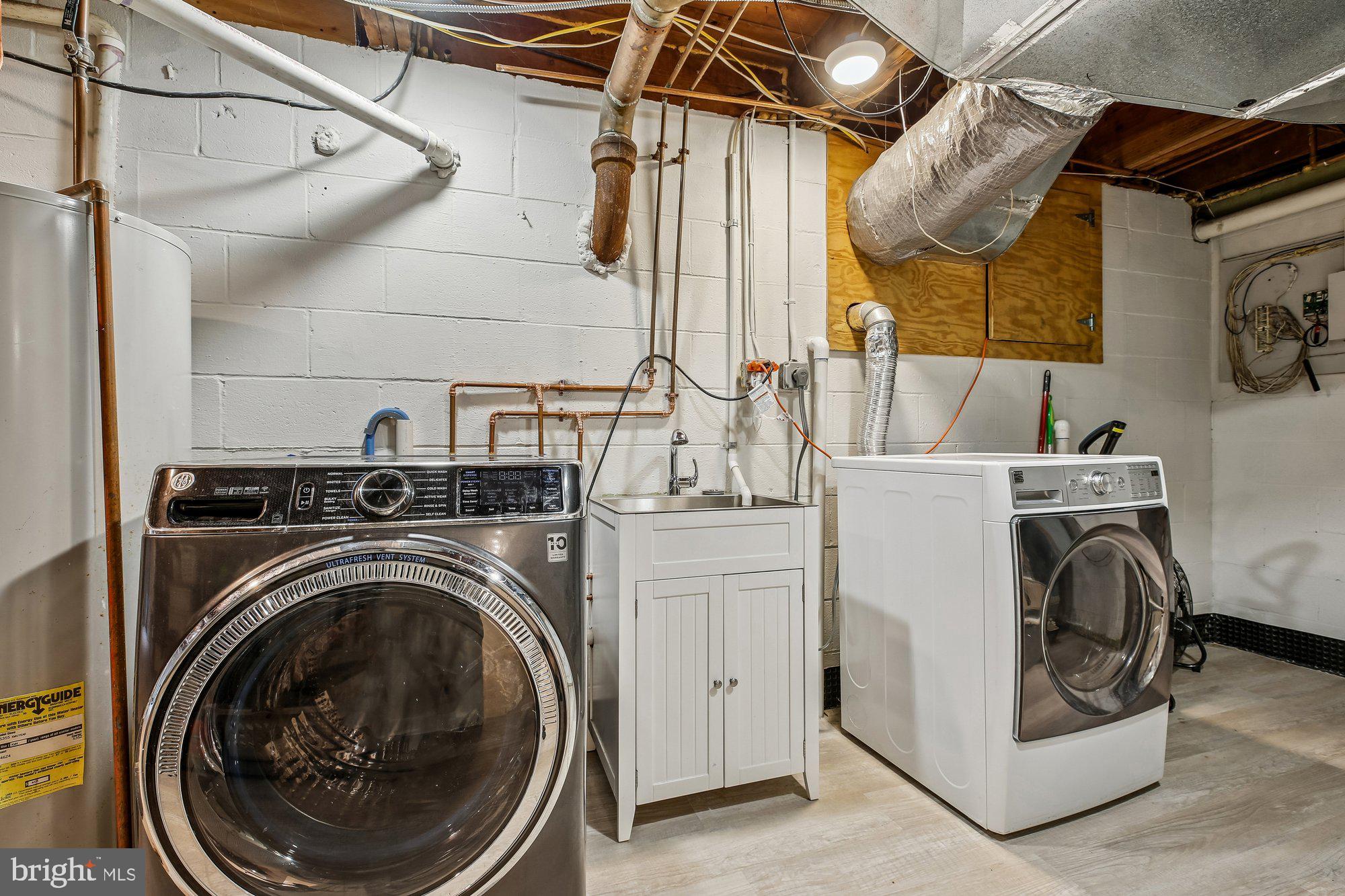 WILLIAMSBURG GARDENS - Residential