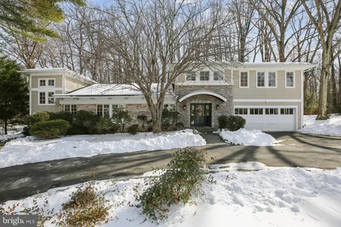 9421 Thrush Lane, Potomac, MD MLS: MDMC2213870