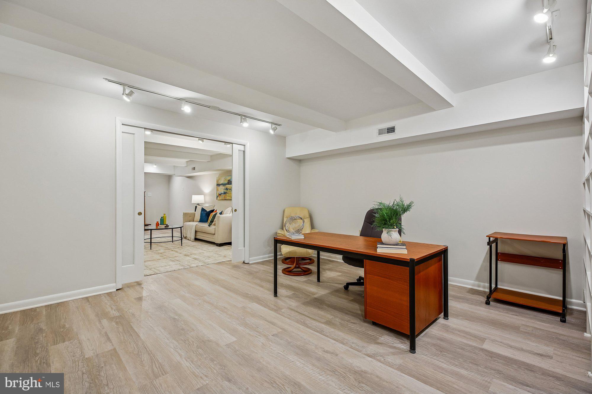 WILLIAMSBURG GARDENS - Residential