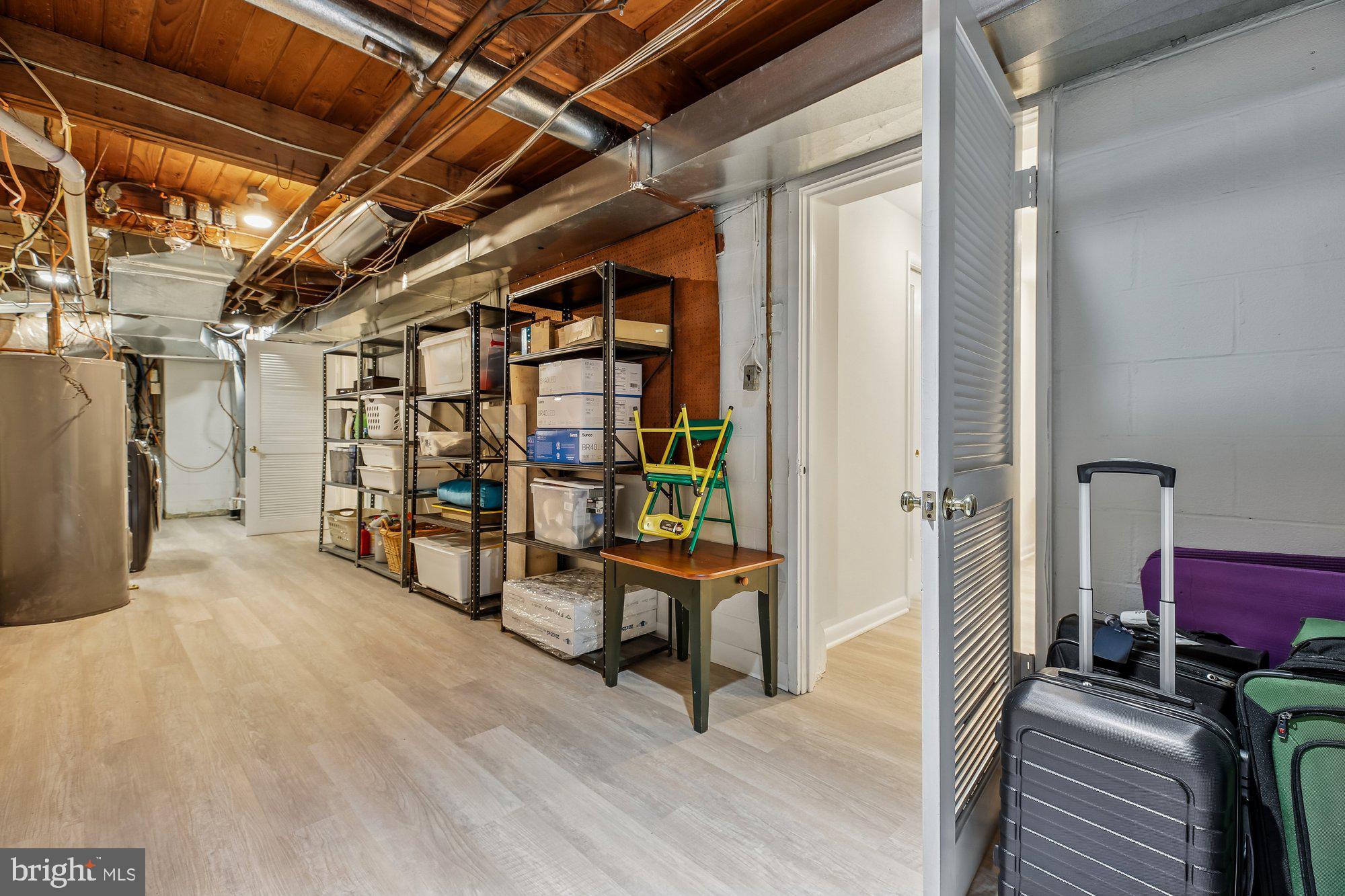 WILLIAMSBURG GARDENS - Residential