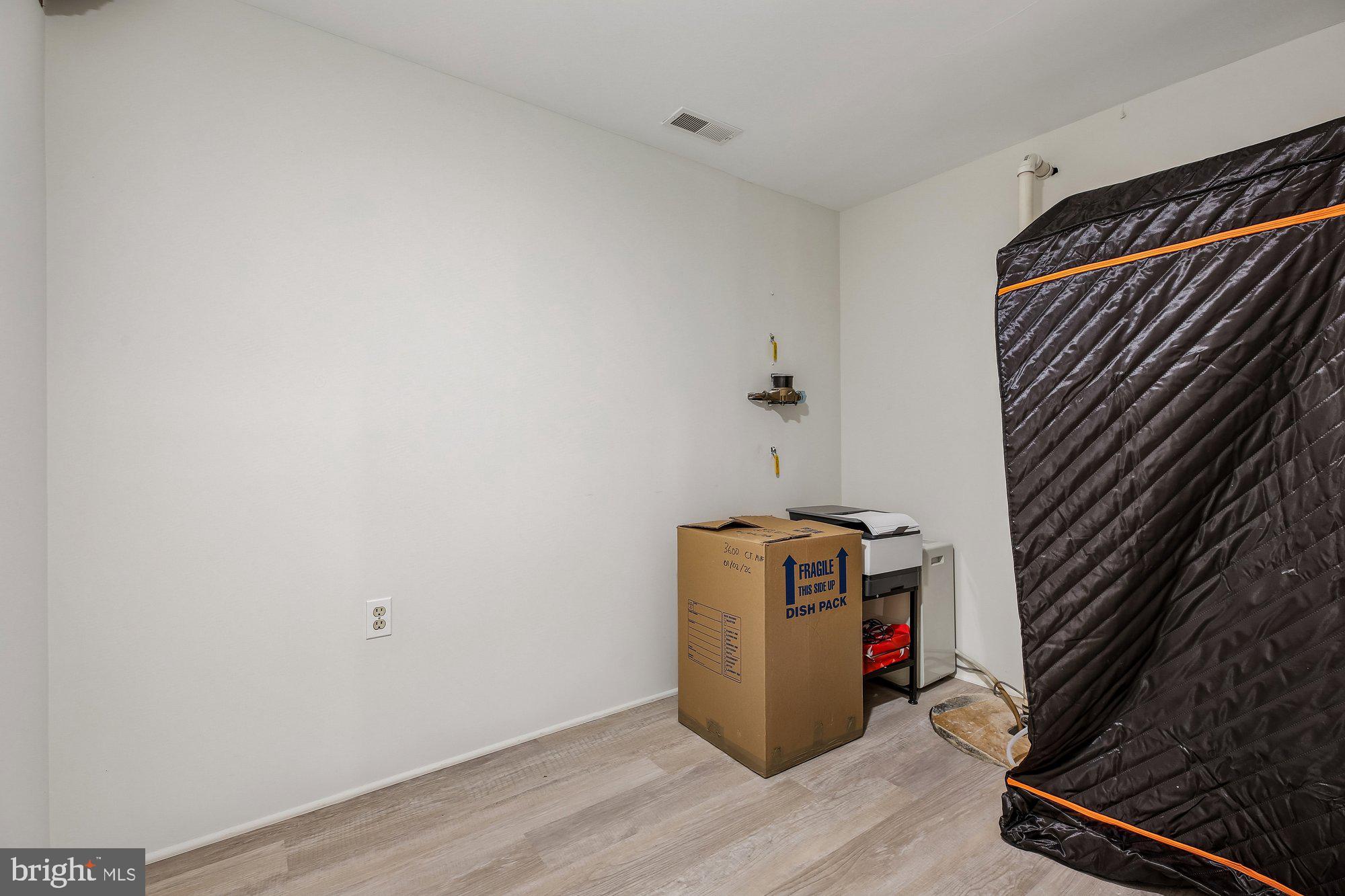 WILLIAMSBURG GARDENS - Residential