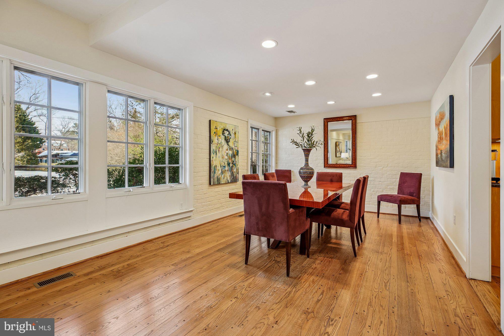 WILLIAMSBURG GARDENS - Residential