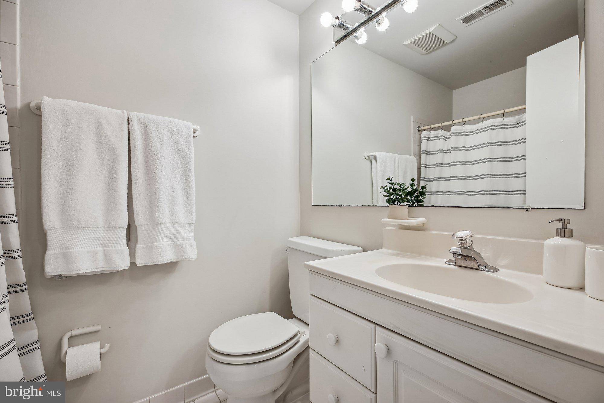 WILLIAMSBURG GARDENS - Residential