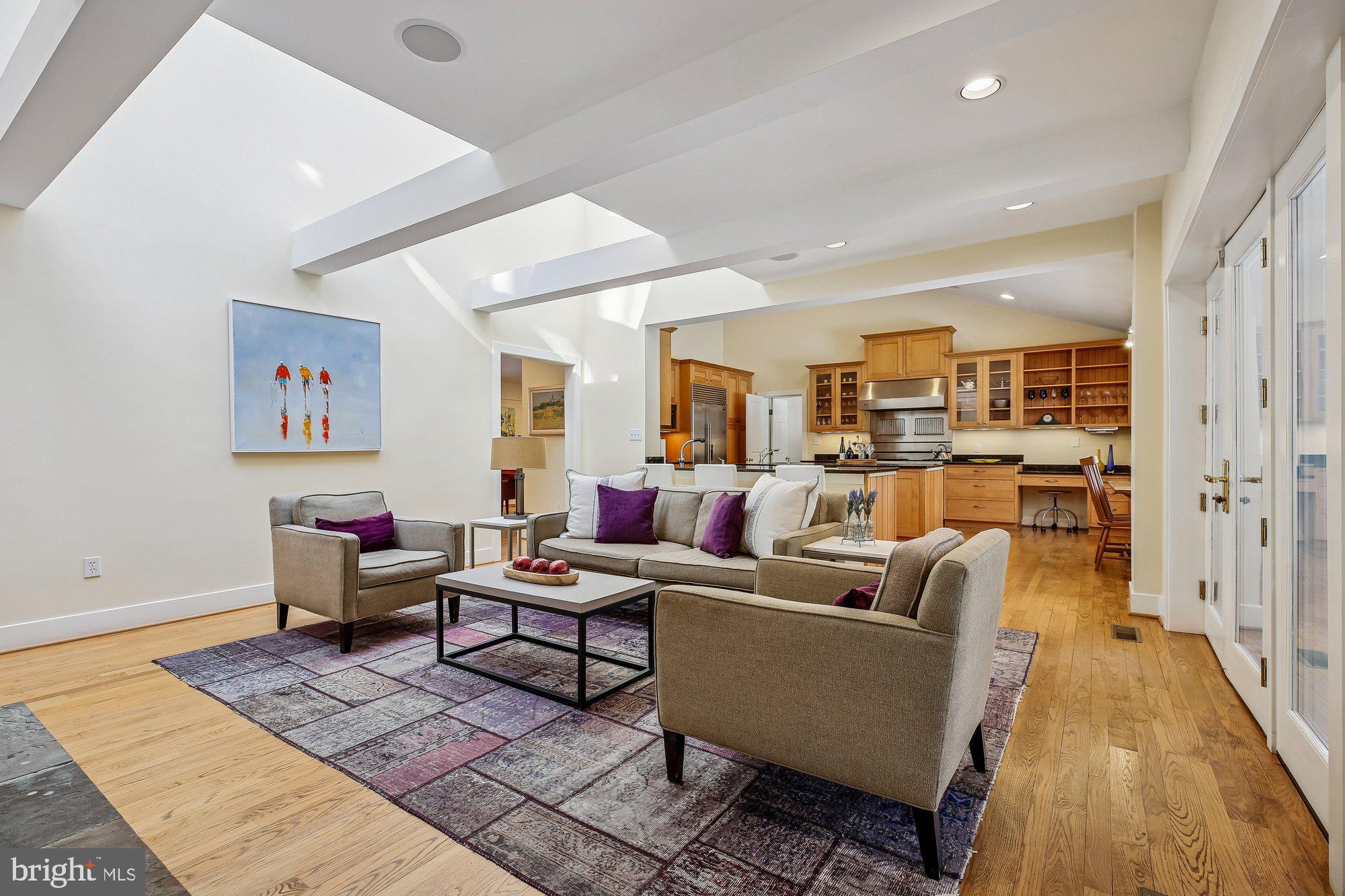 WILLIAMSBURG GARDENS - Residential