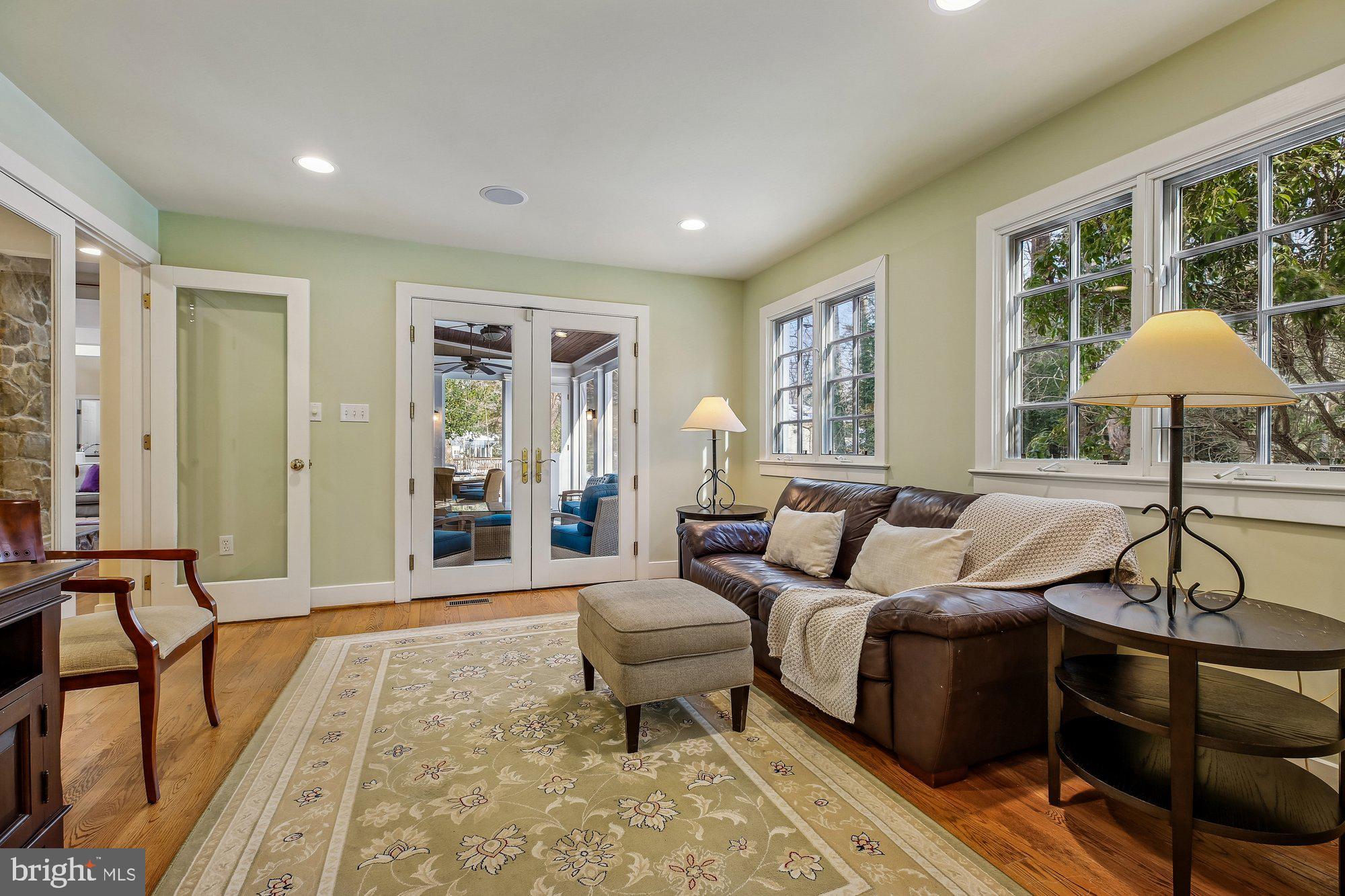 WILLIAMSBURG GARDENS - Residential