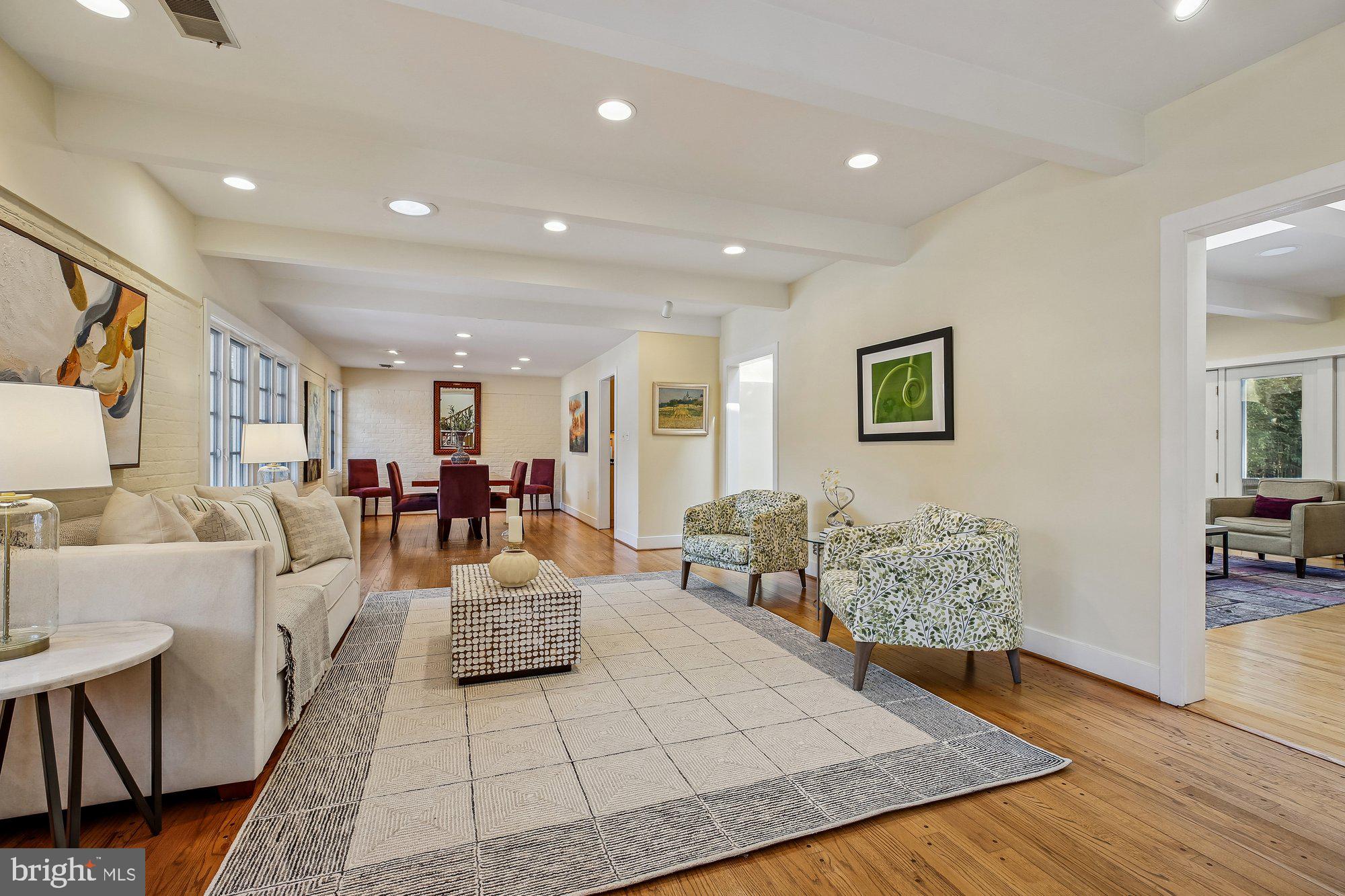 WILLIAMSBURG GARDENS - Residential