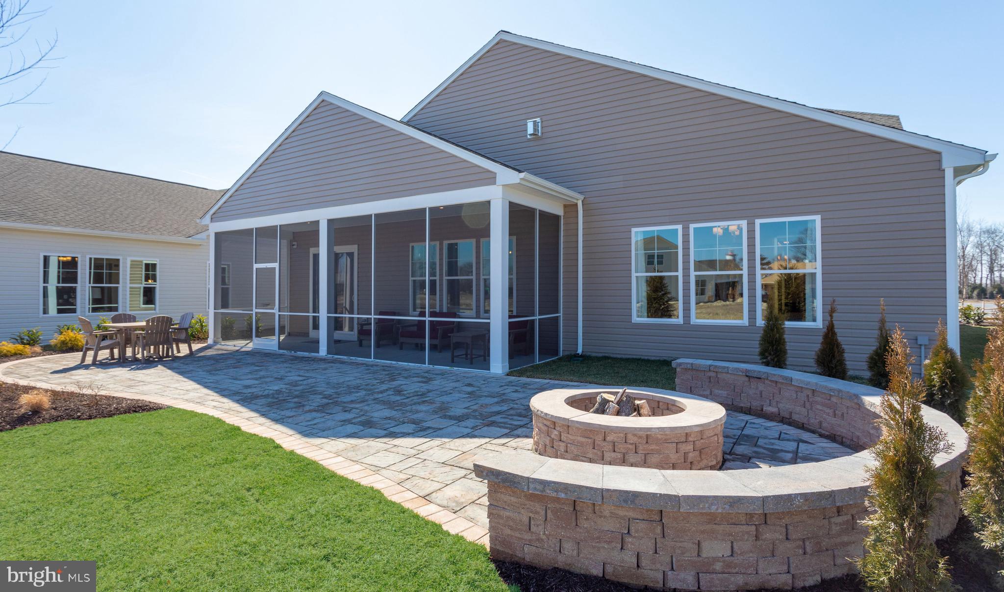 FOUR SEASONS AT KENT ISLAND - Residential