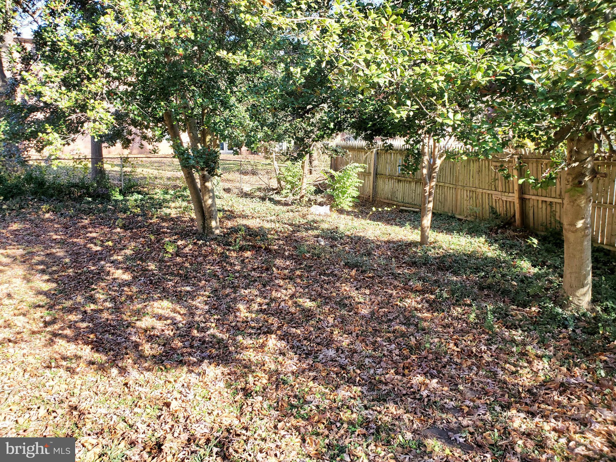 BROYHILL PARK - Residential Lease