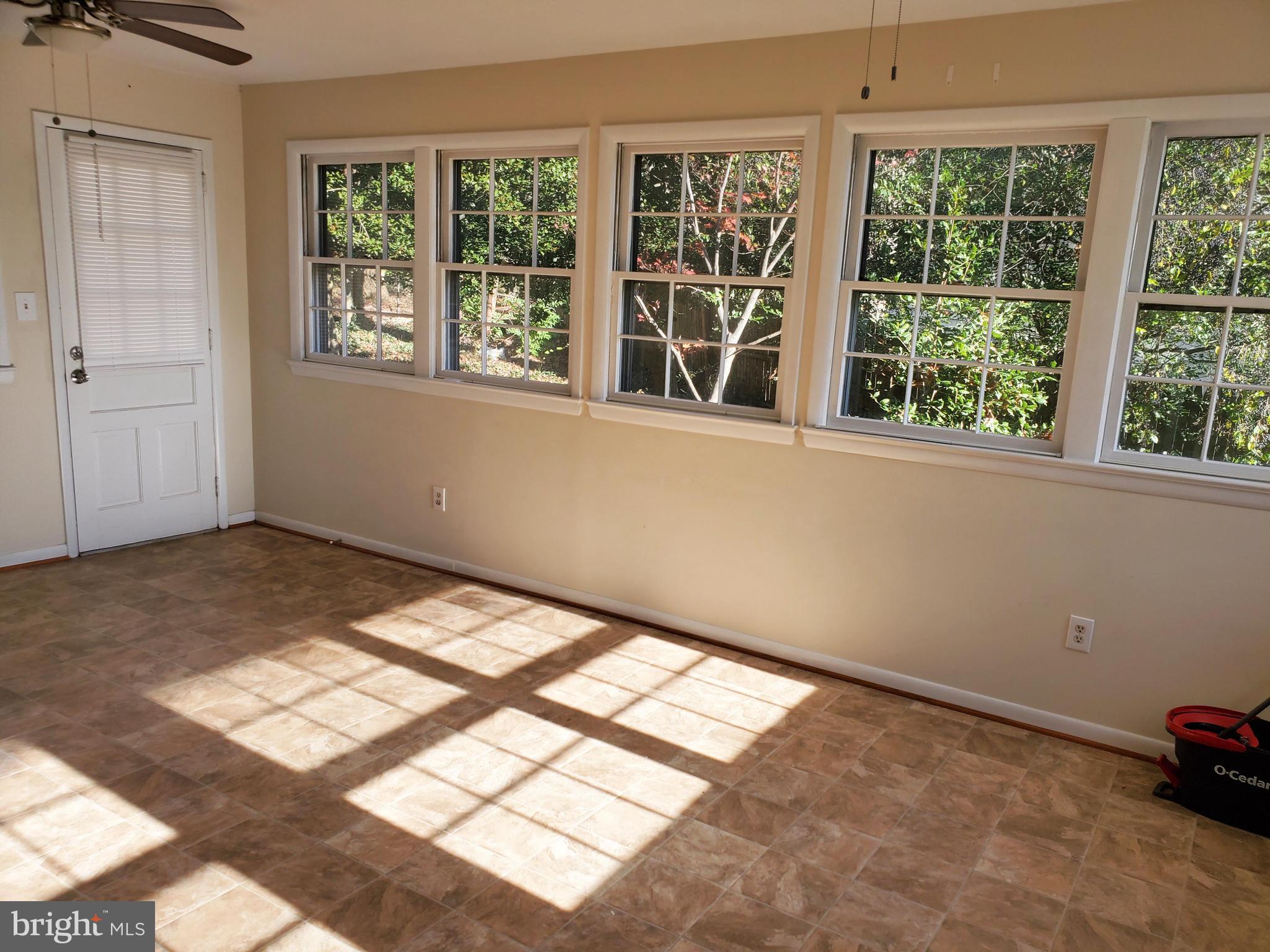 BROYHILL PARK - Residential Lease