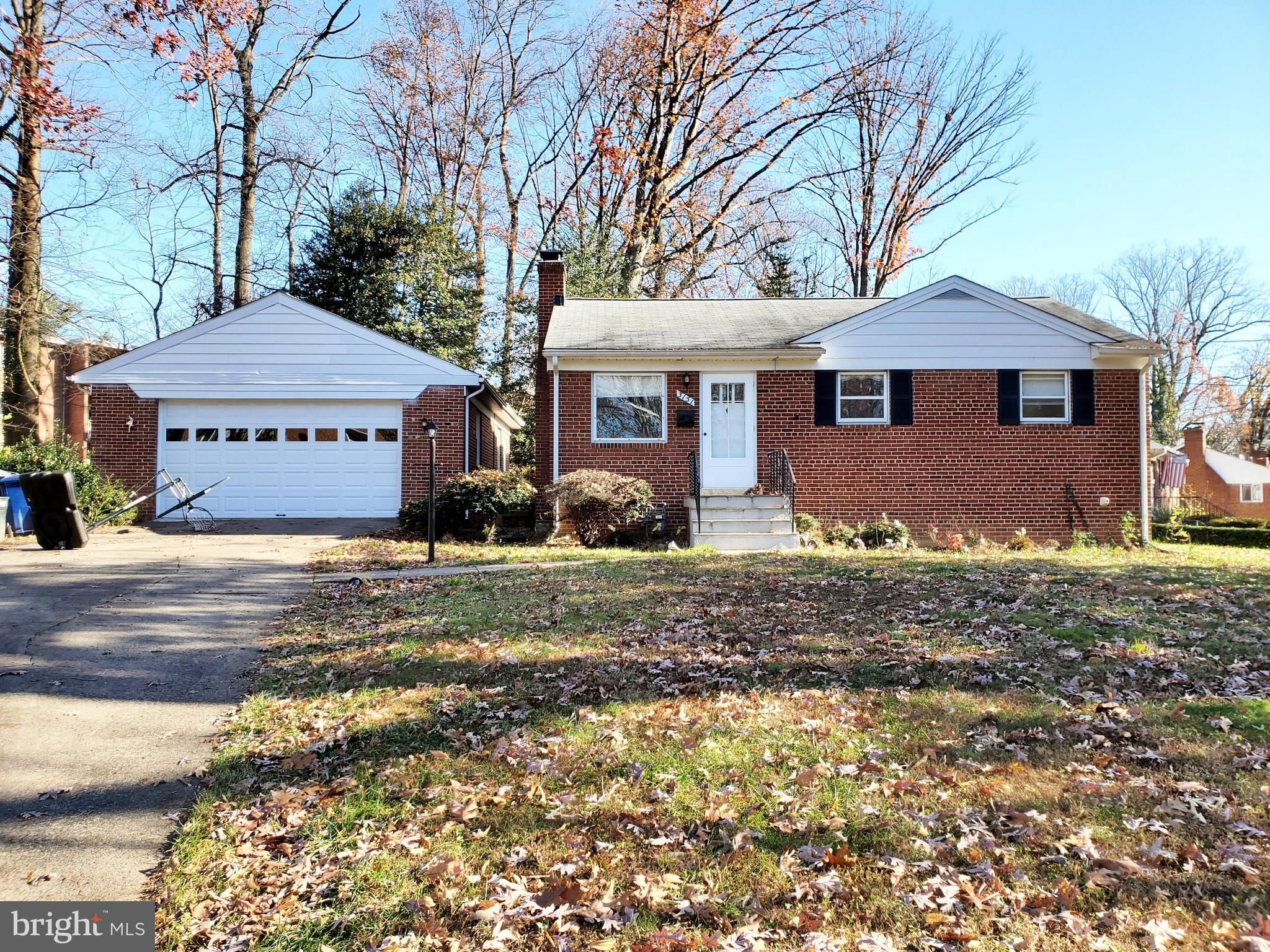 BROYHILL PARK - Residential Lease