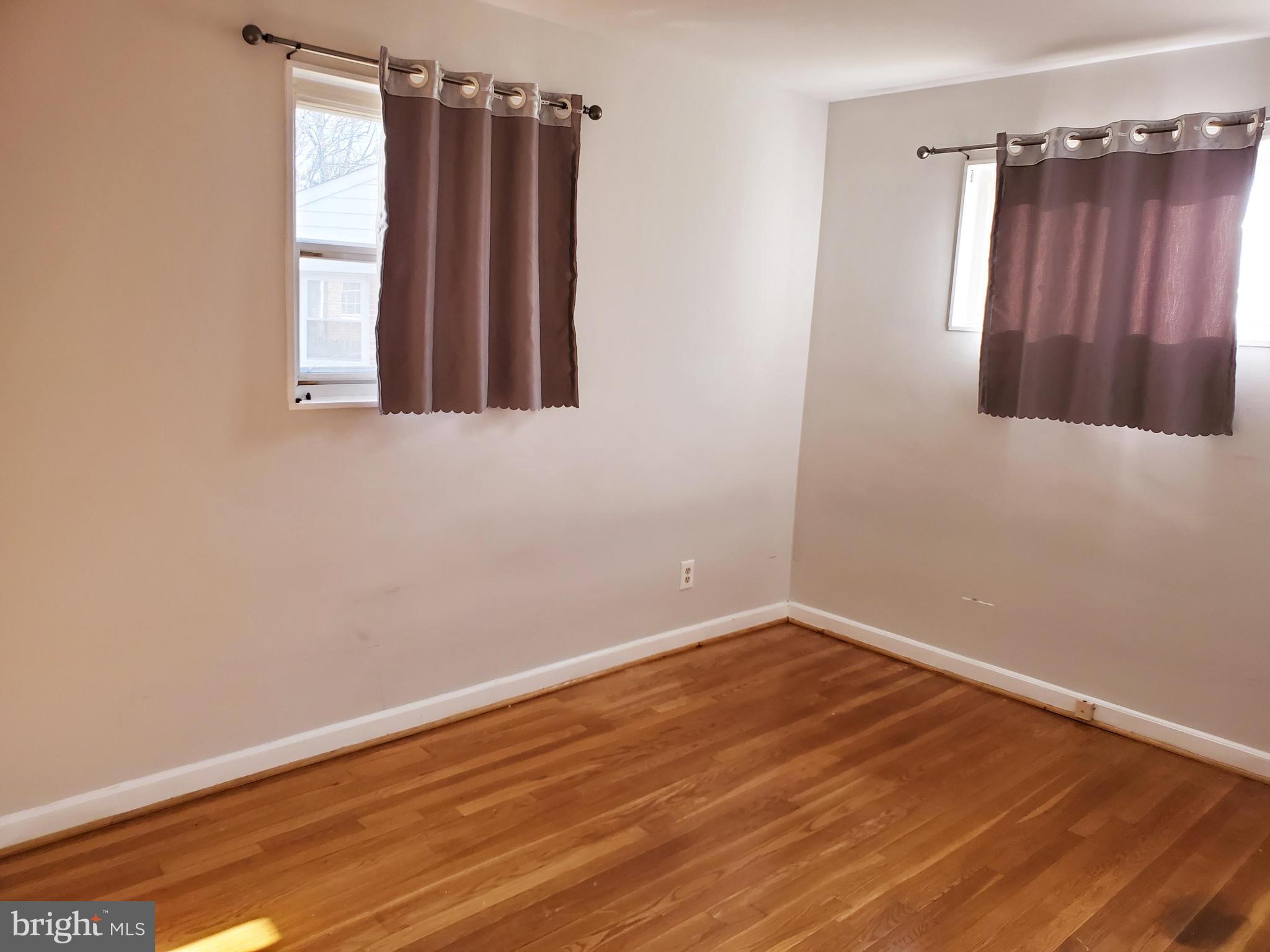 BROYHILL PARK - Residential Lease