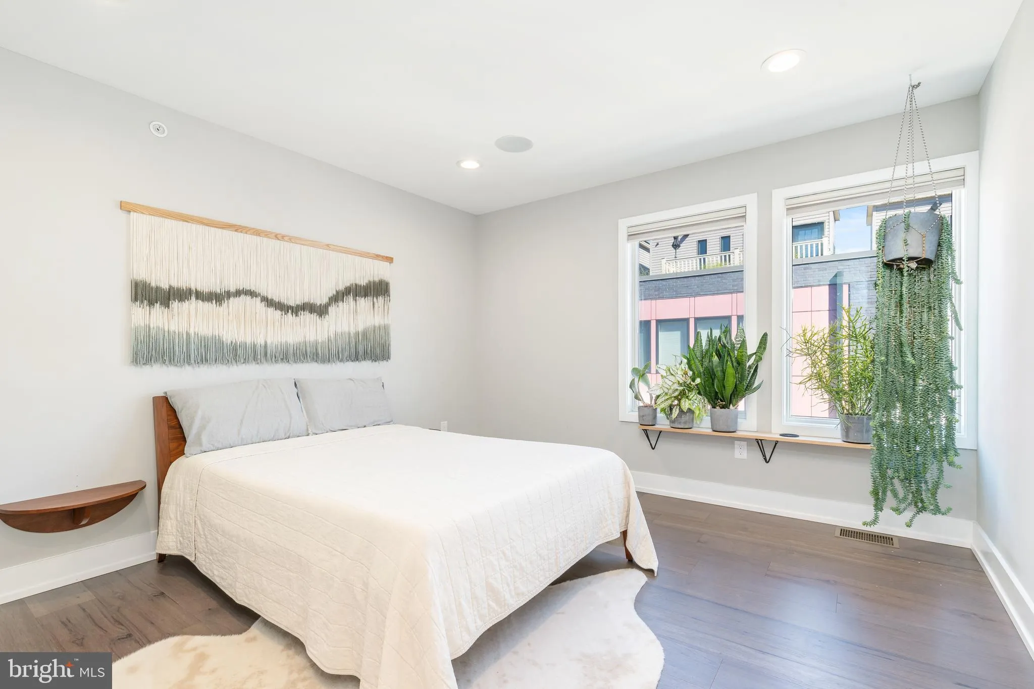 Philadelphia, Pennsylvania 19123, United States, 4 Bedrooms Bedrooms, ,3 BathroomsBathrooms,Residential,Active,149365