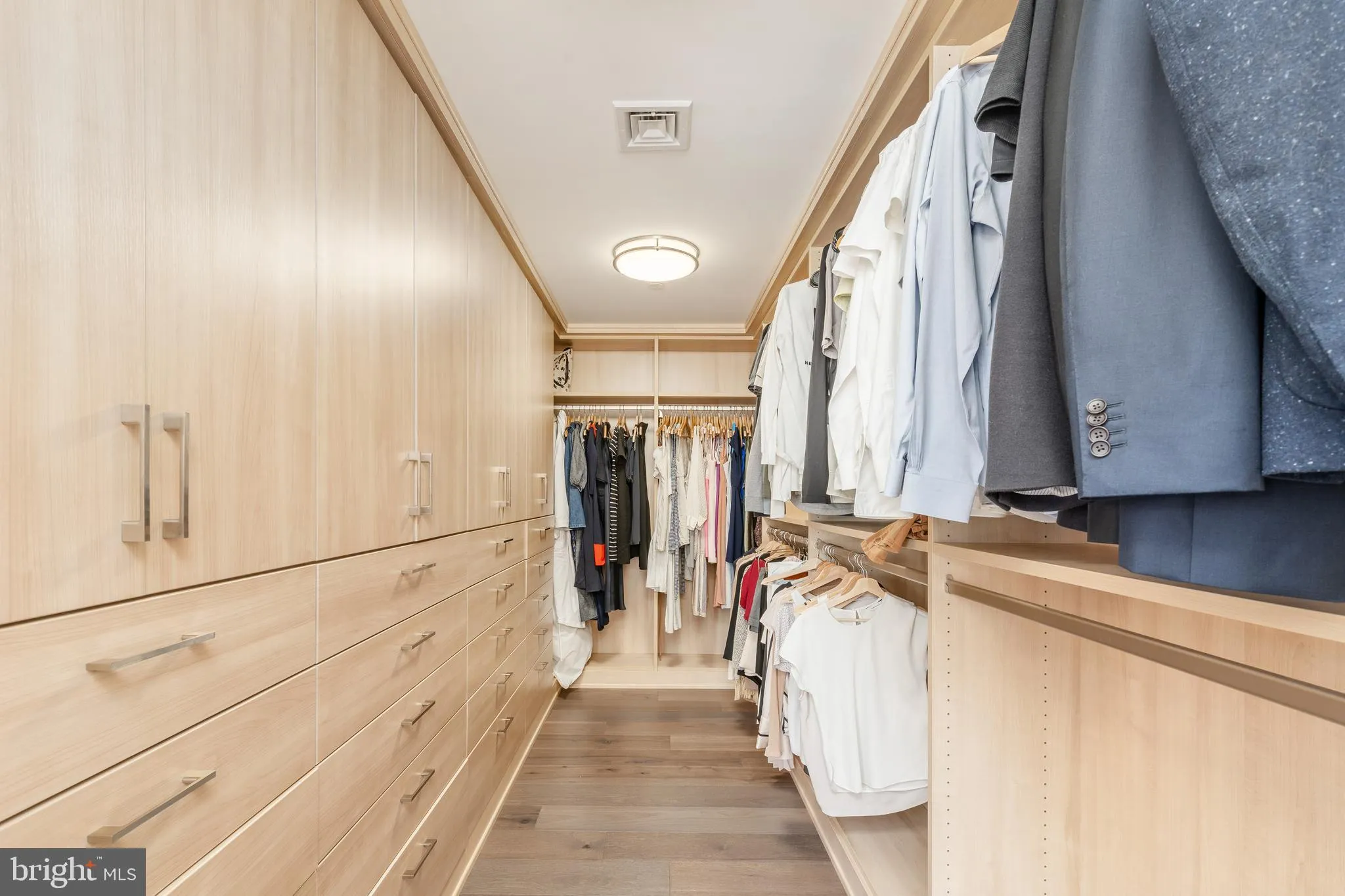 Philadelphia, Pennsylvania 19123, United States, 4 Bedrooms Bedrooms, ,3 BathroomsBathrooms,Residential,Active,149365