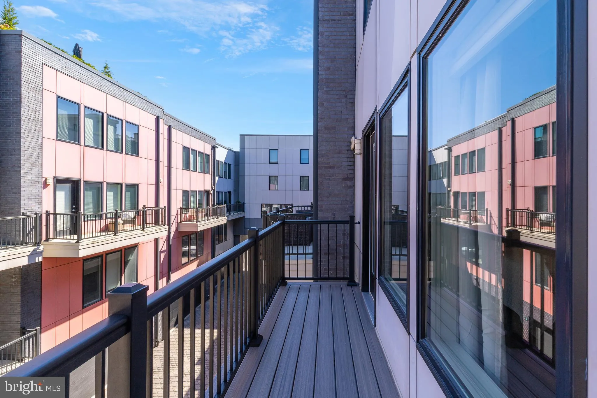 Philadelphia, Pennsylvania 19123, United States, 4 Bedrooms Bedrooms, ,3 BathroomsBathrooms,Residential,Active,149365