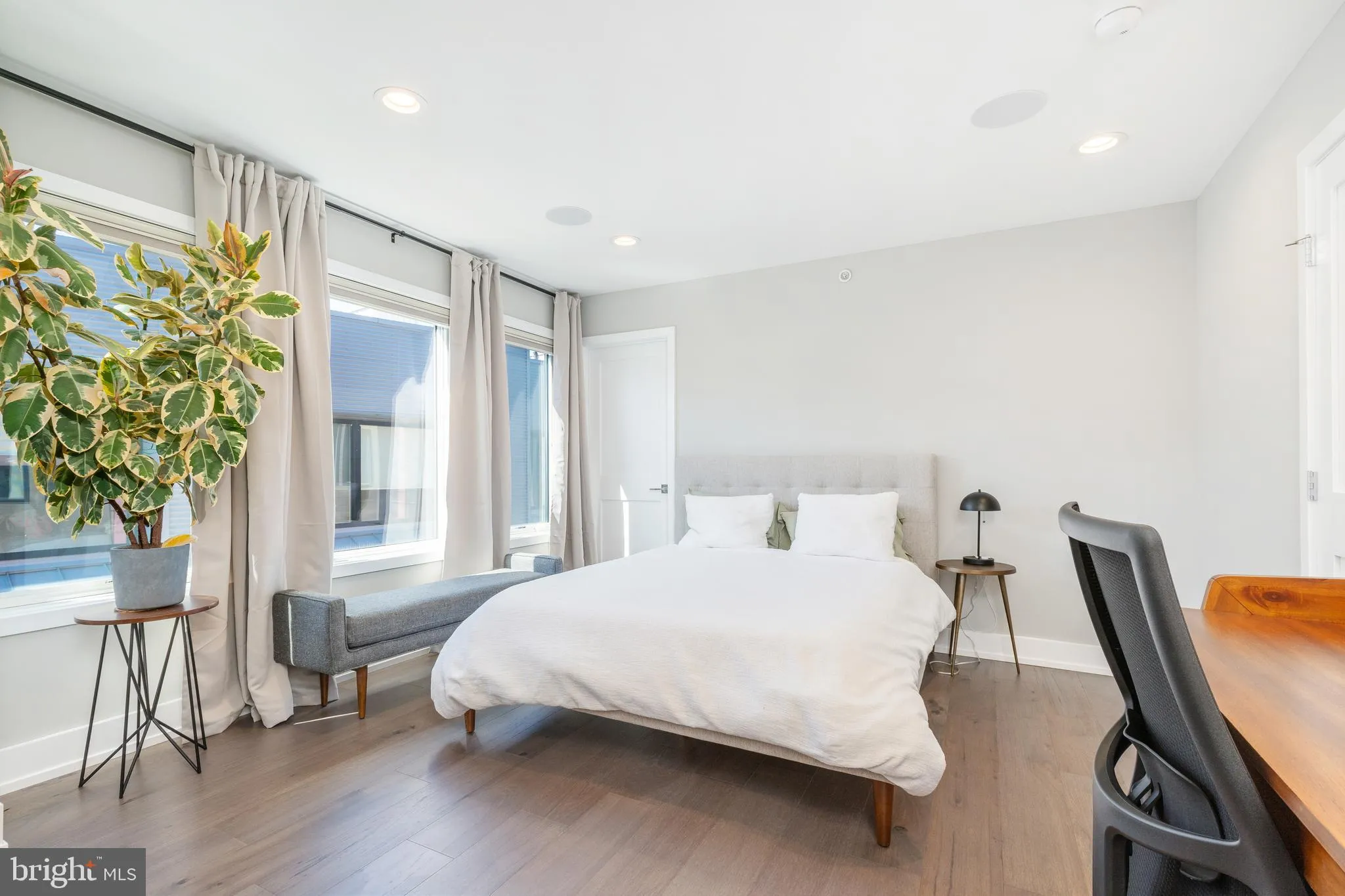 Philadelphia, Pennsylvania 19123, United States, 4 Bedrooms Bedrooms, ,3 BathroomsBathrooms,Residential,Active,149365