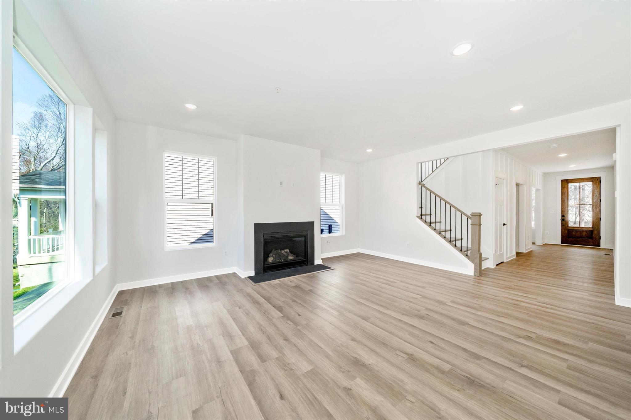 MILLERSVILLE - Residential