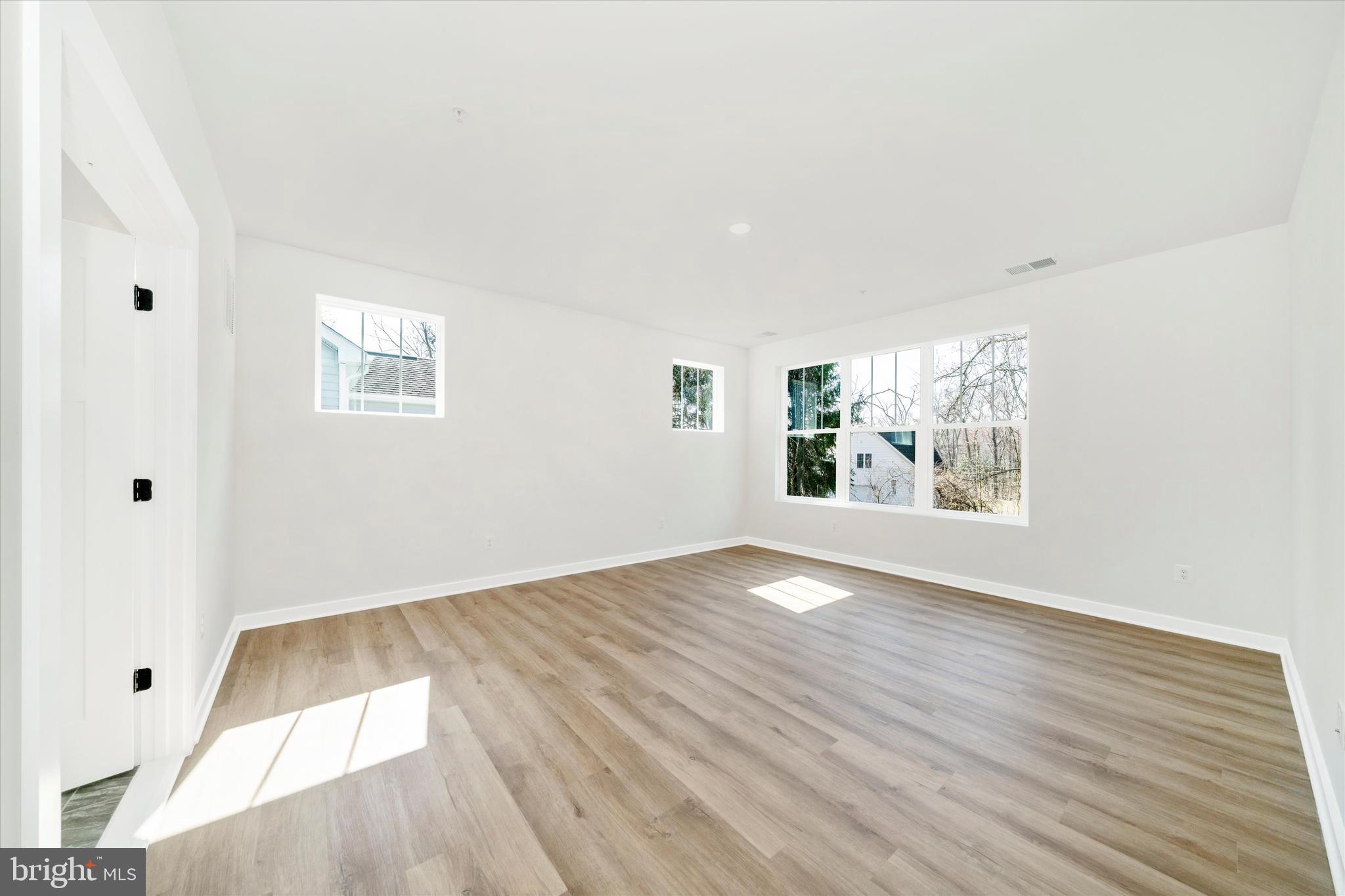 MILLERSVILLE - Residential