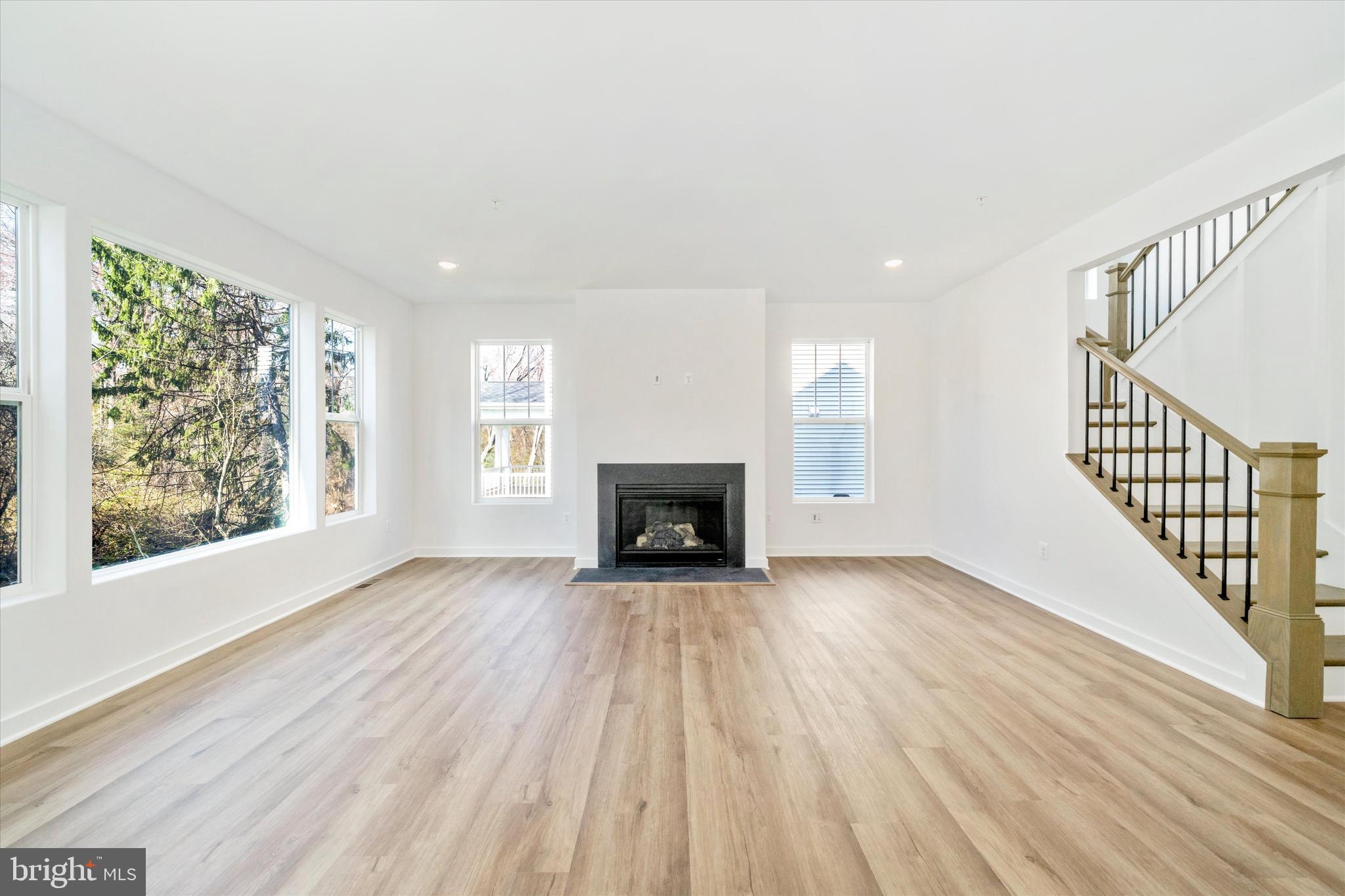 MILLERSVILLE - Residential