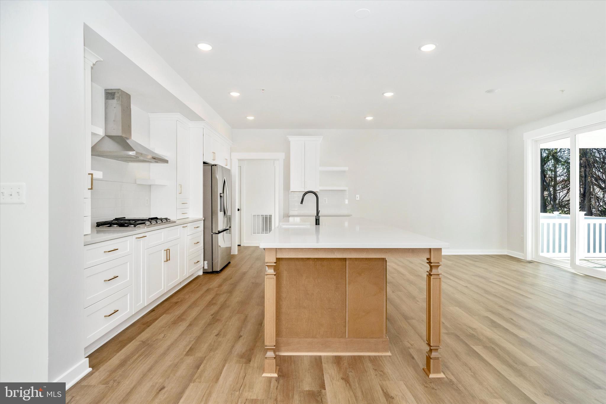 MILLERSVILLE - Residential