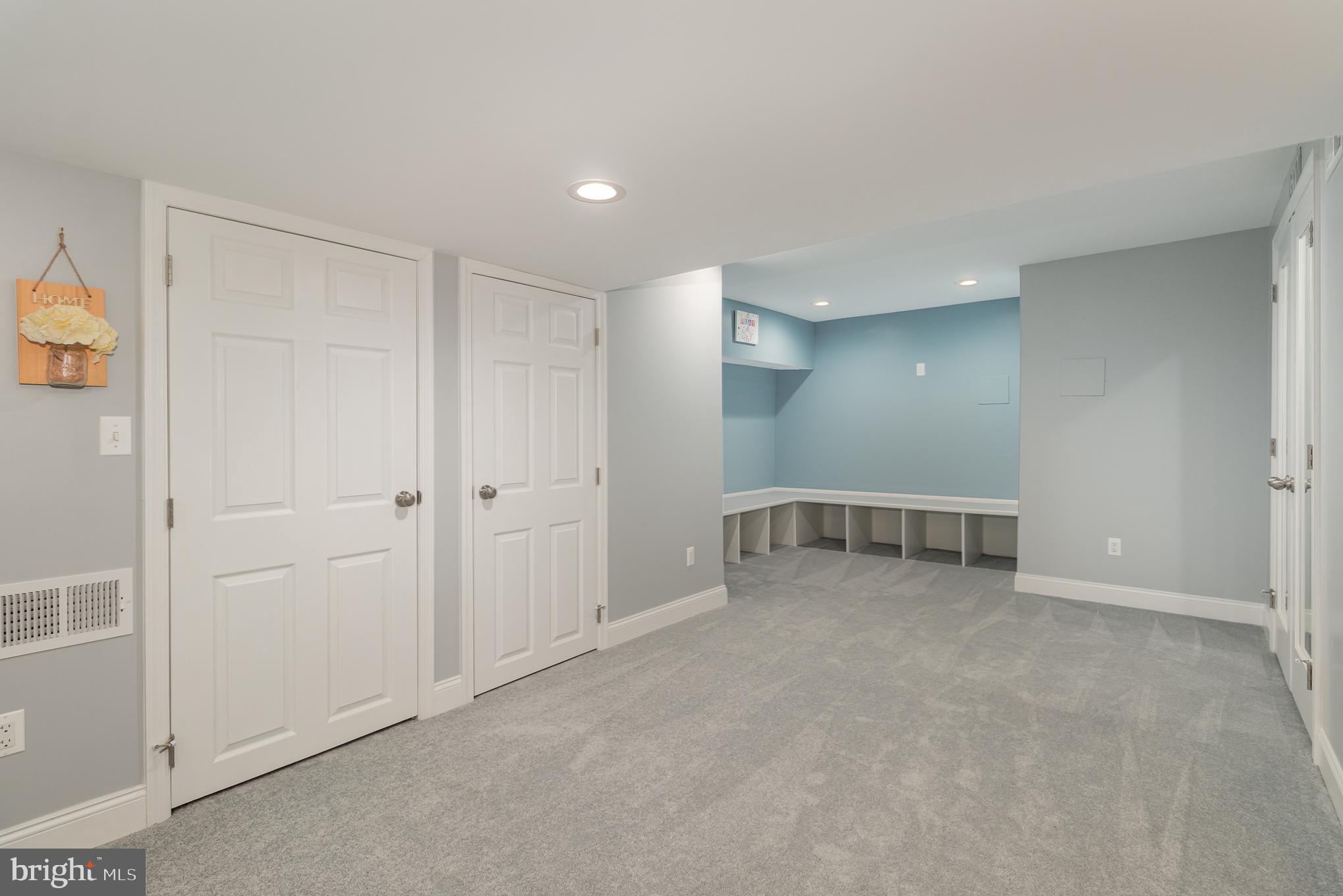 WOODBRIDGE - Residential