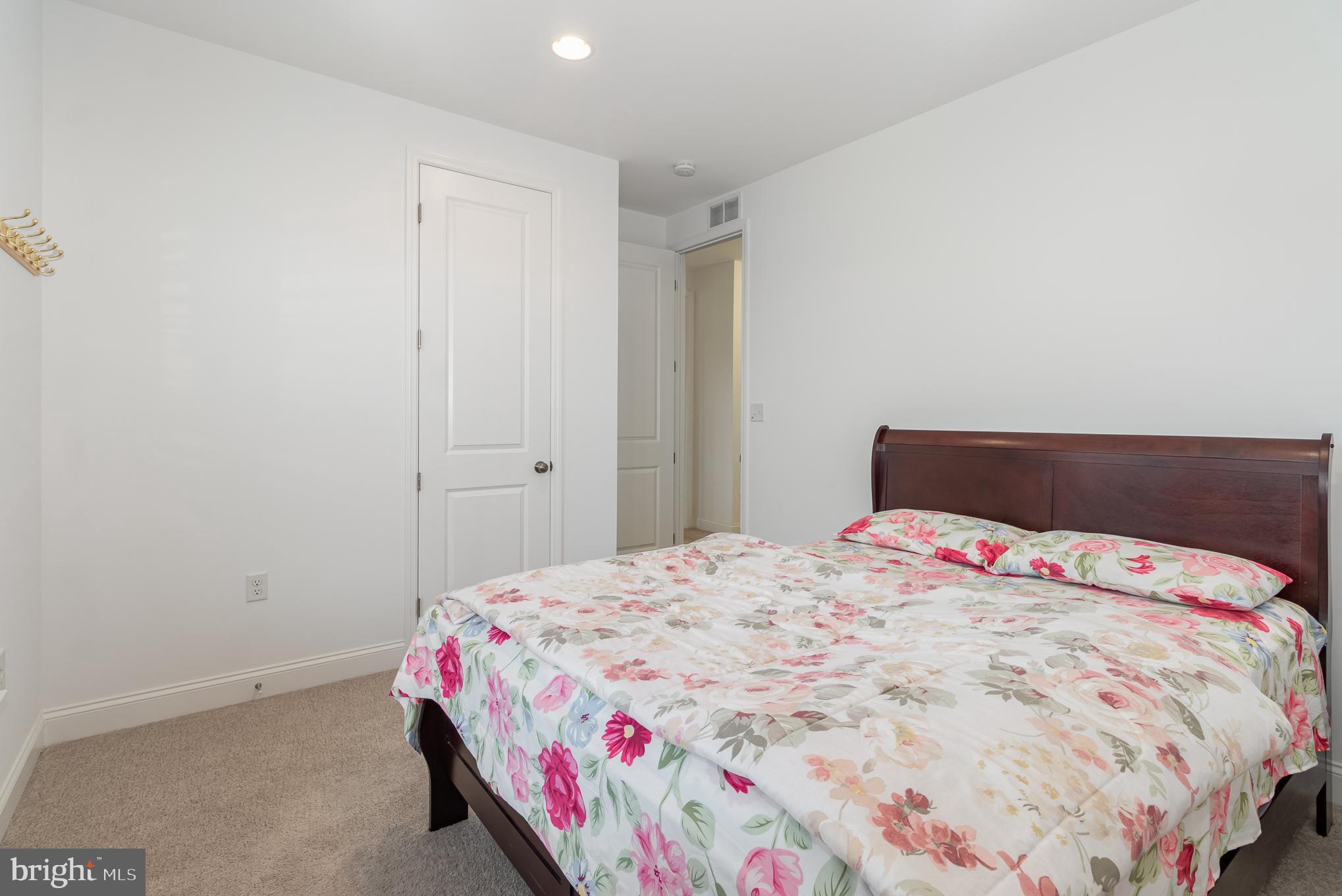 WOODBRIDGE - Residential