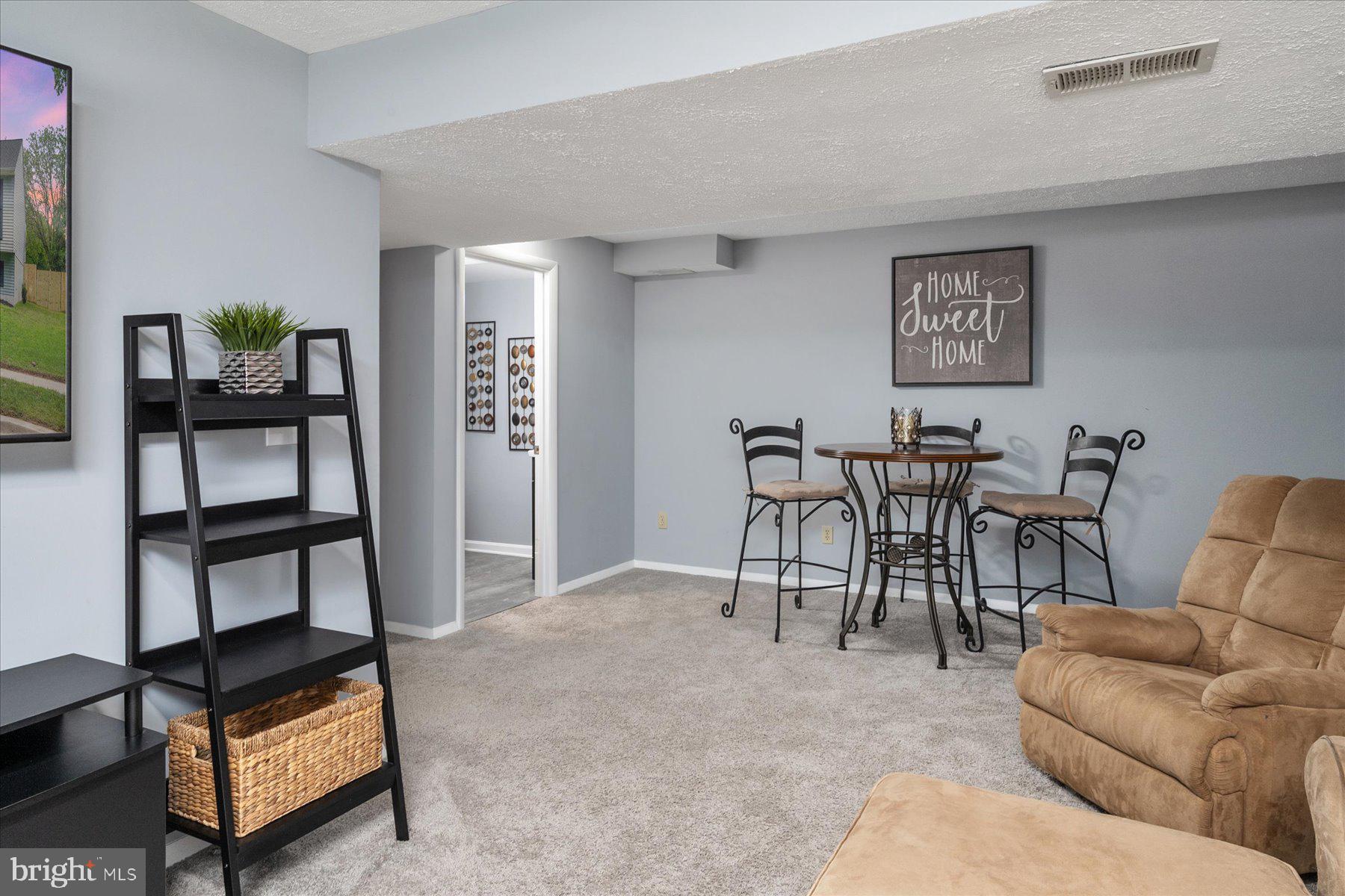 SANDY OAKS - Residential