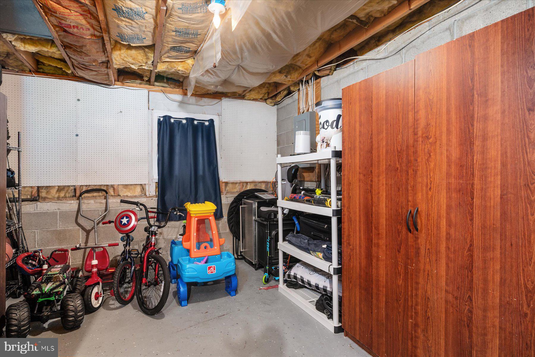 SANDY OAKS - Residential