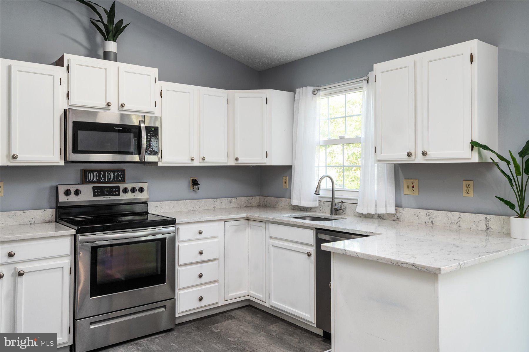 SANDY OAKS - Residential