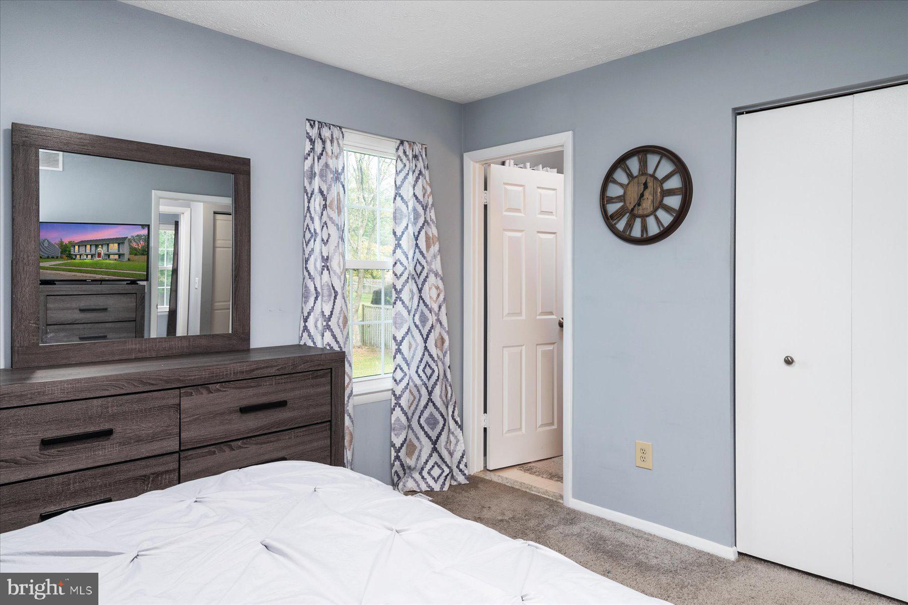 SANDY OAKS - Residential