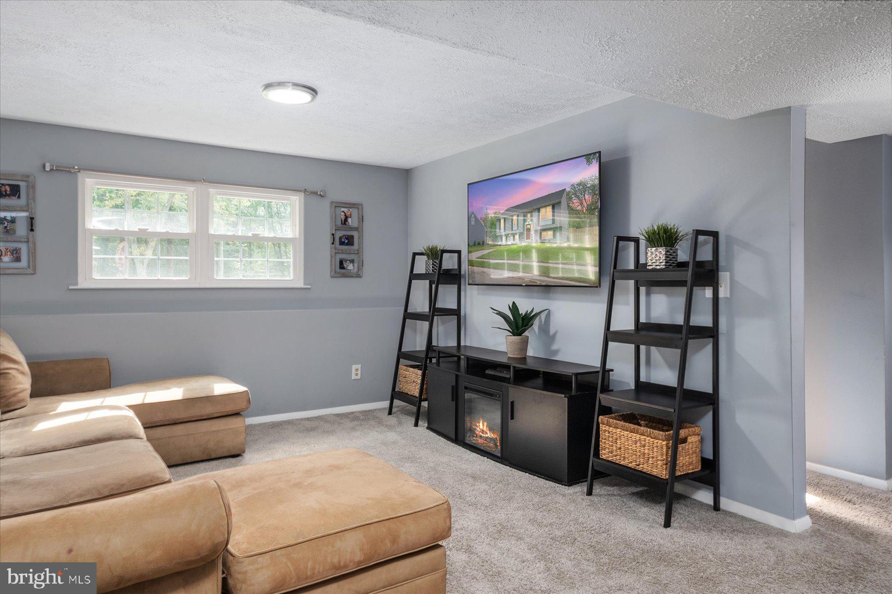 SANDY OAKS - Residential