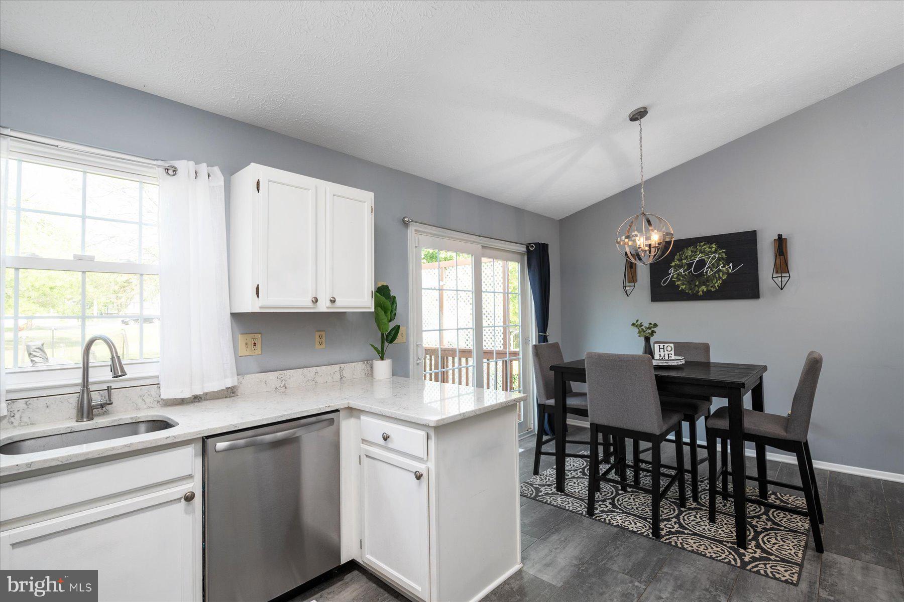 SANDY OAKS - Residential