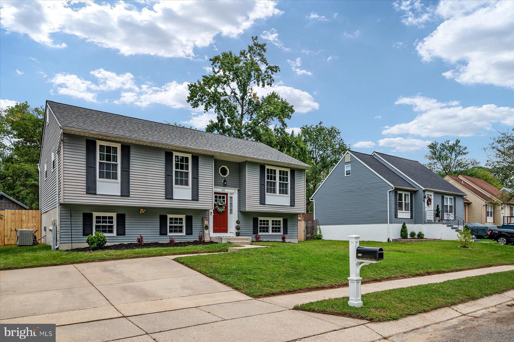 SANDY OAKS - Residential