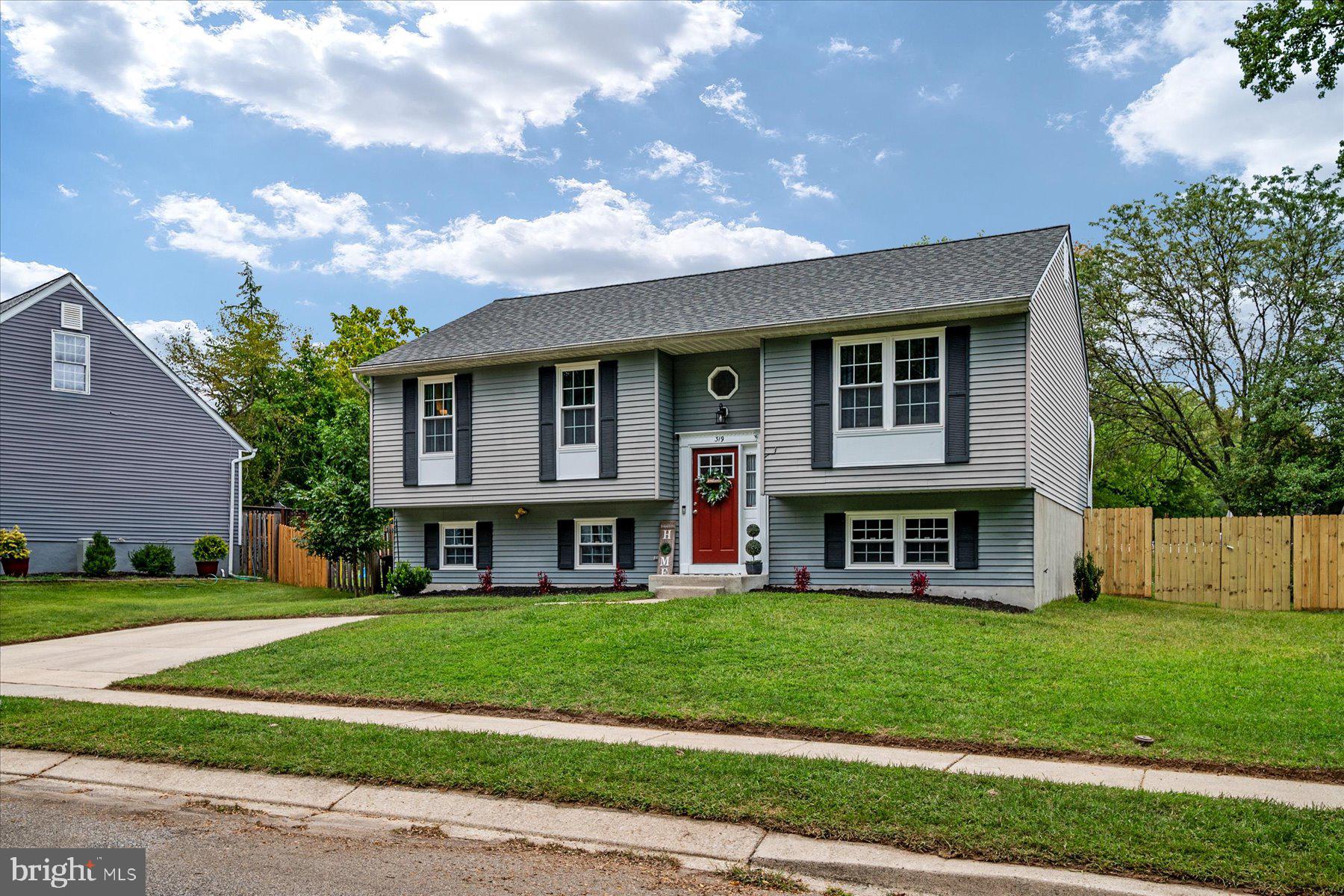 SANDY OAKS - Residential