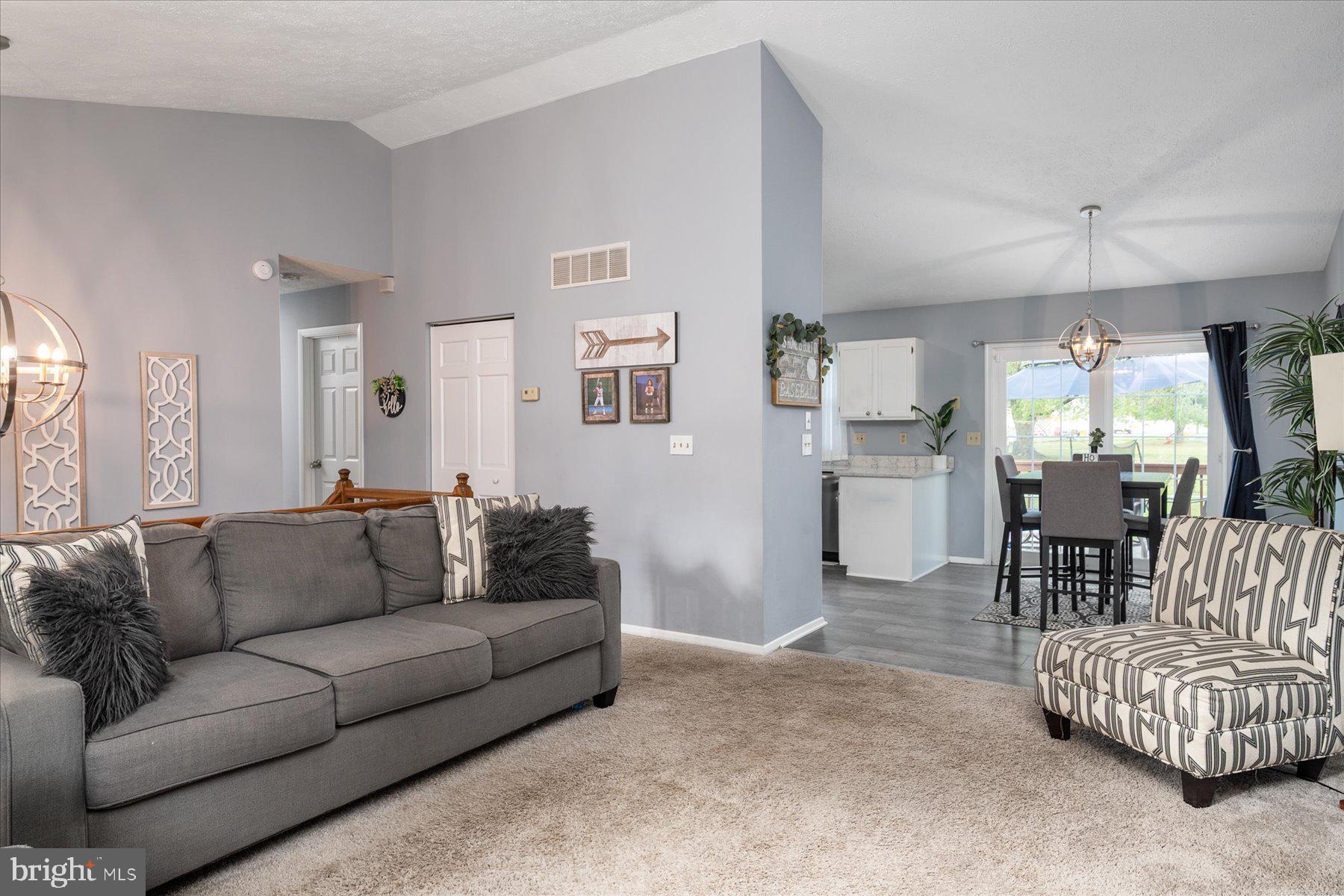 SANDY OAKS - Residential