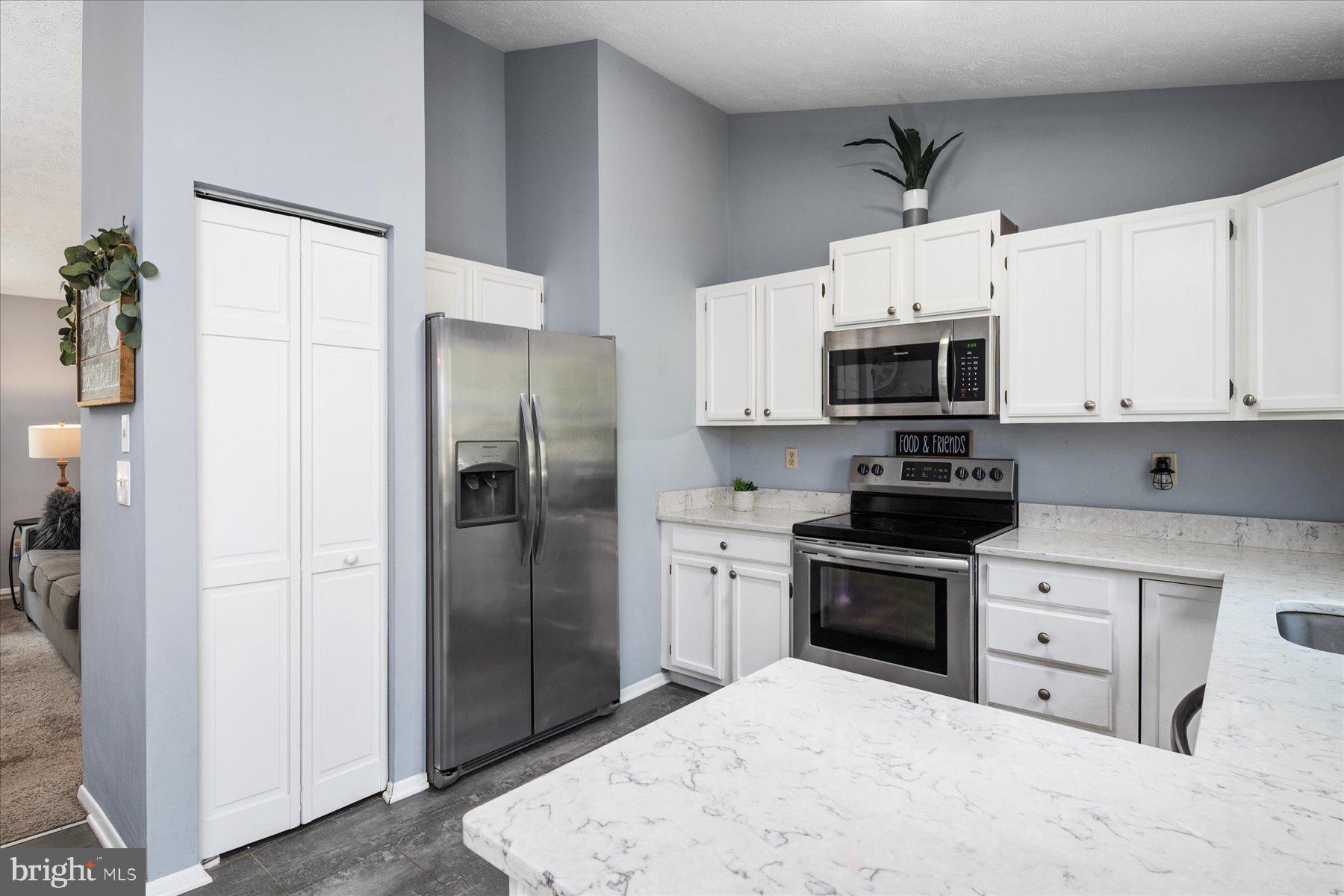 SANDY OAKS - Residential