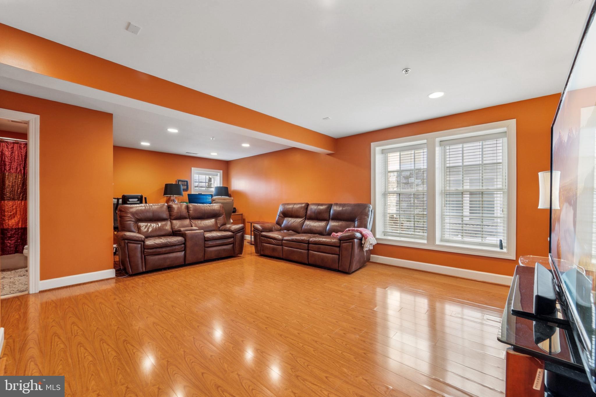 HAMPSHIRE HAMLET - Residential