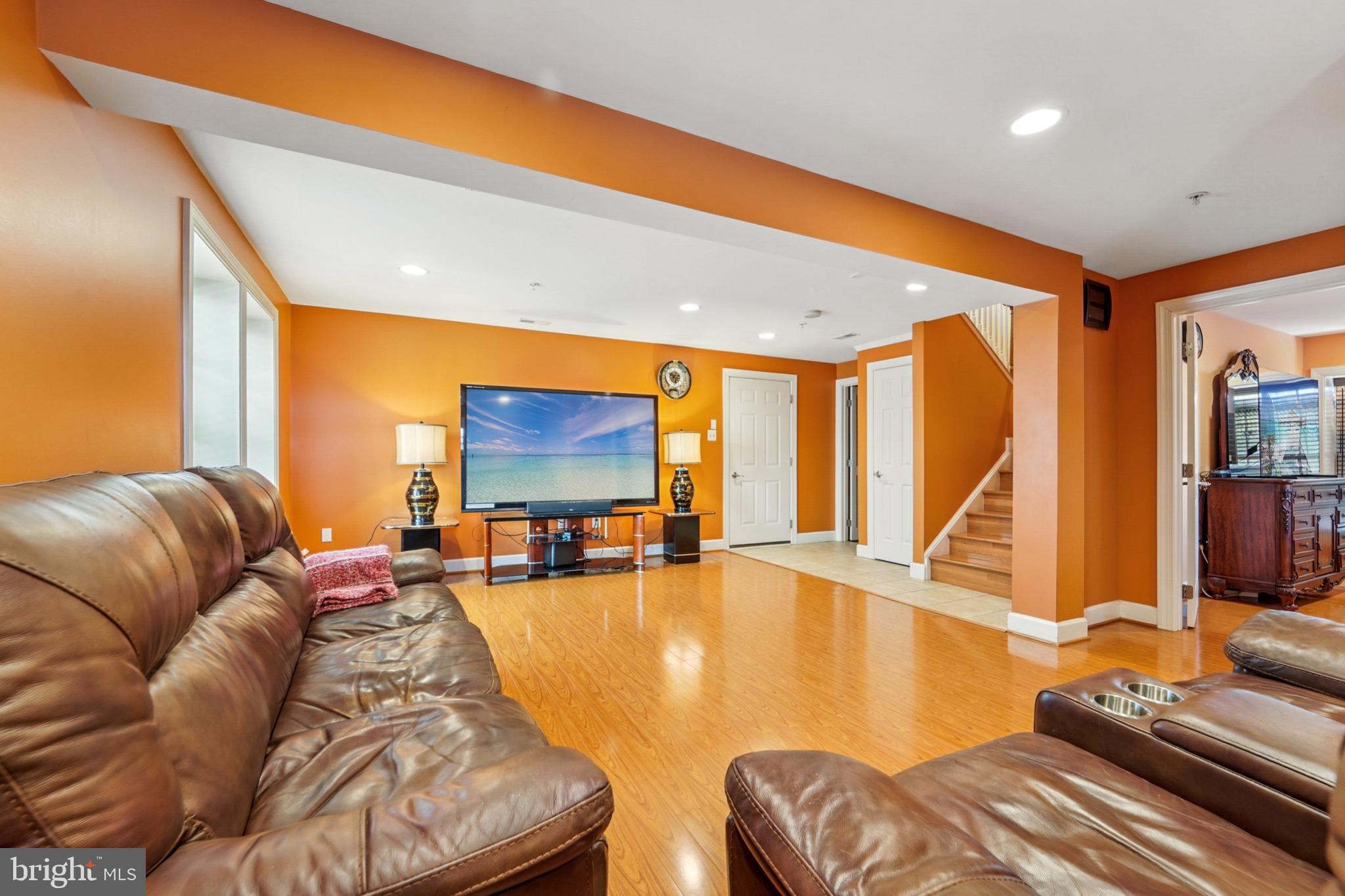 HAMPSHIRE HAMLET - Residential