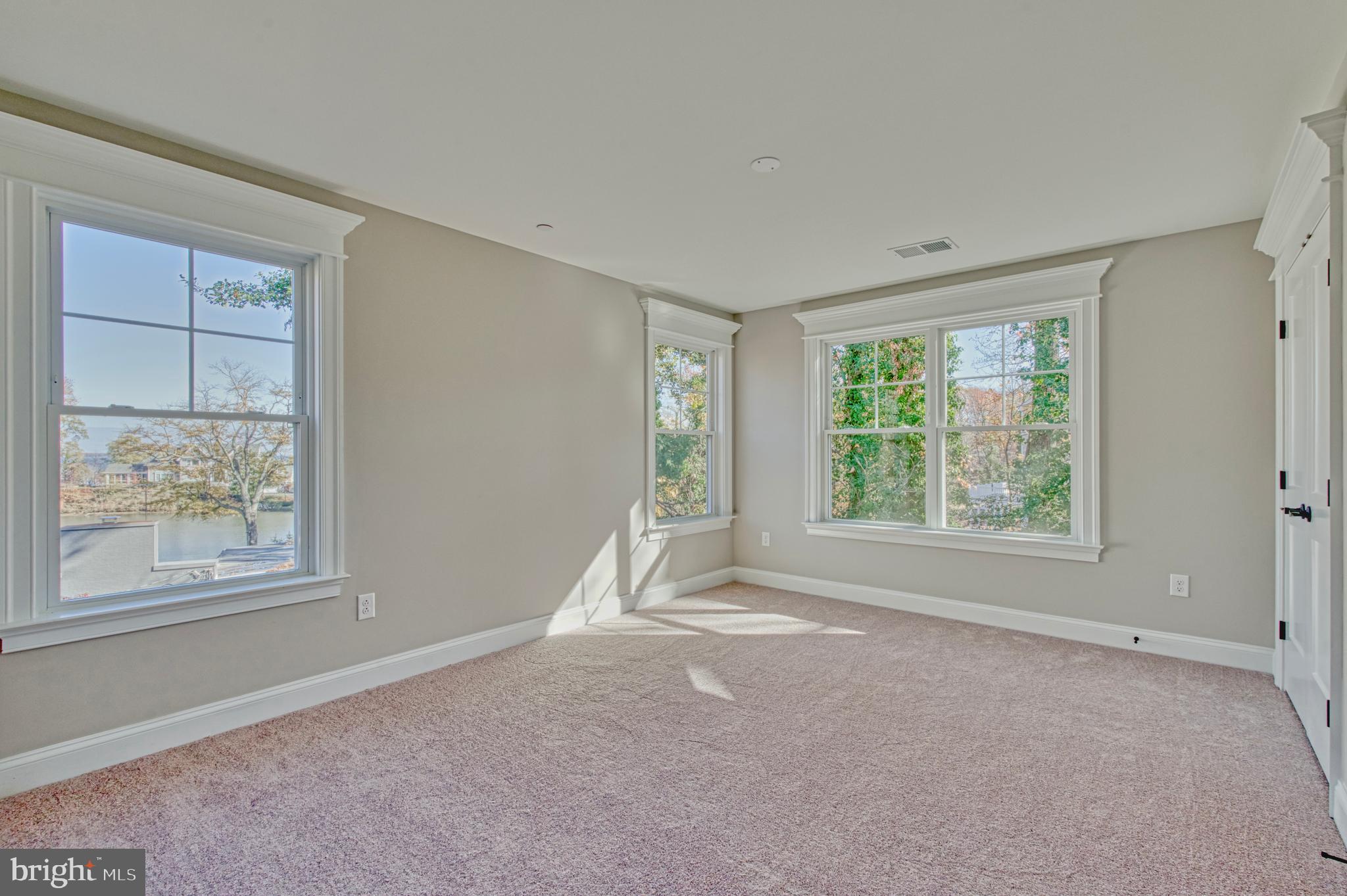 ANNAPOLIS ROADS - Residential