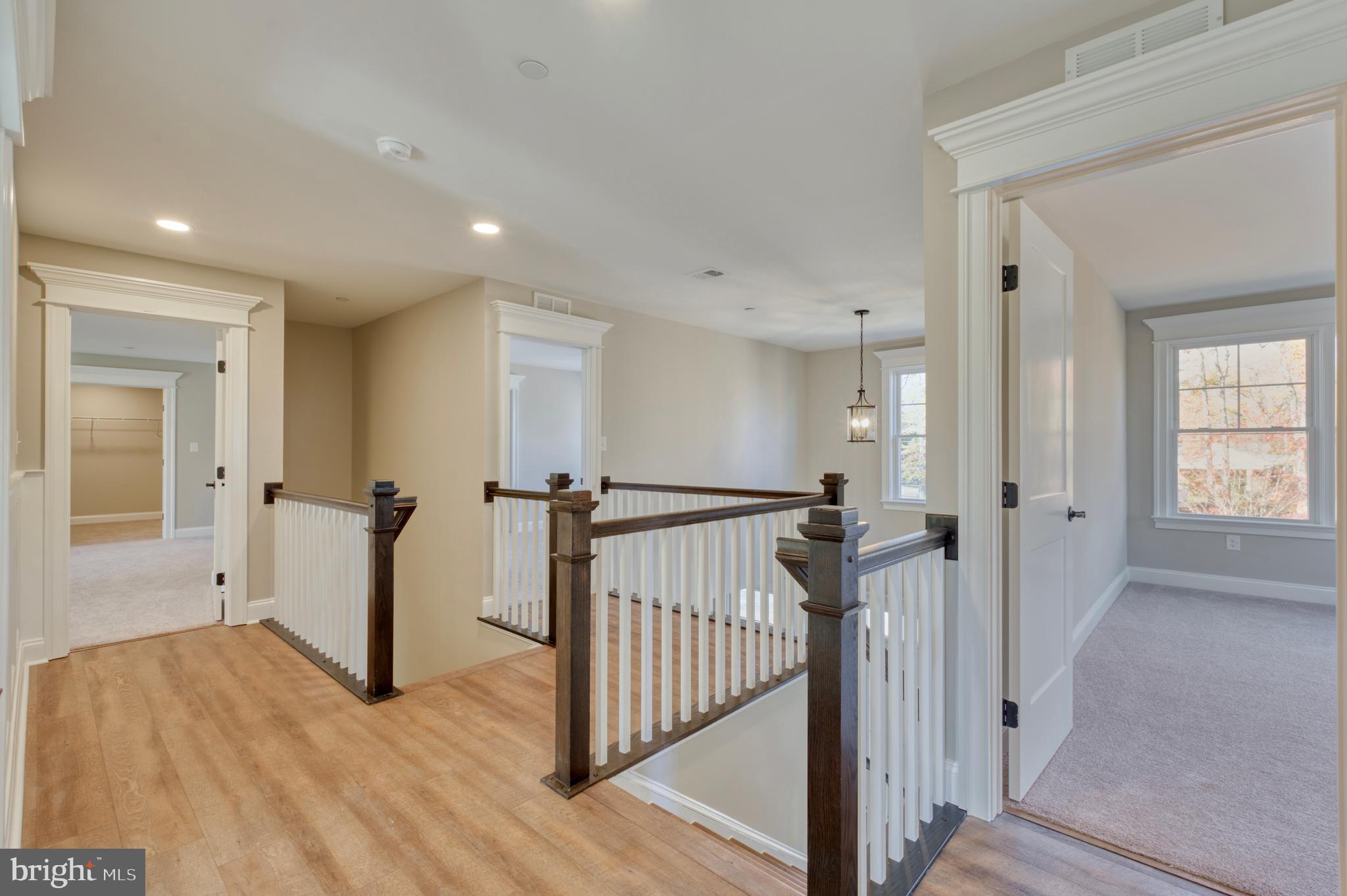 ANNAPOLIS ROADS - Residential