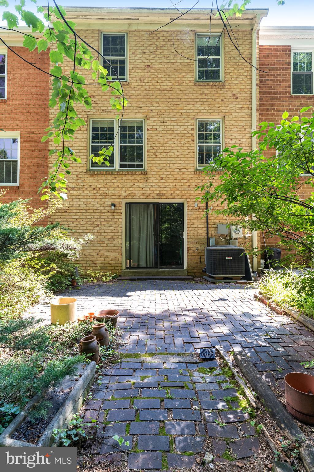2308 HORSEFERRY COURT