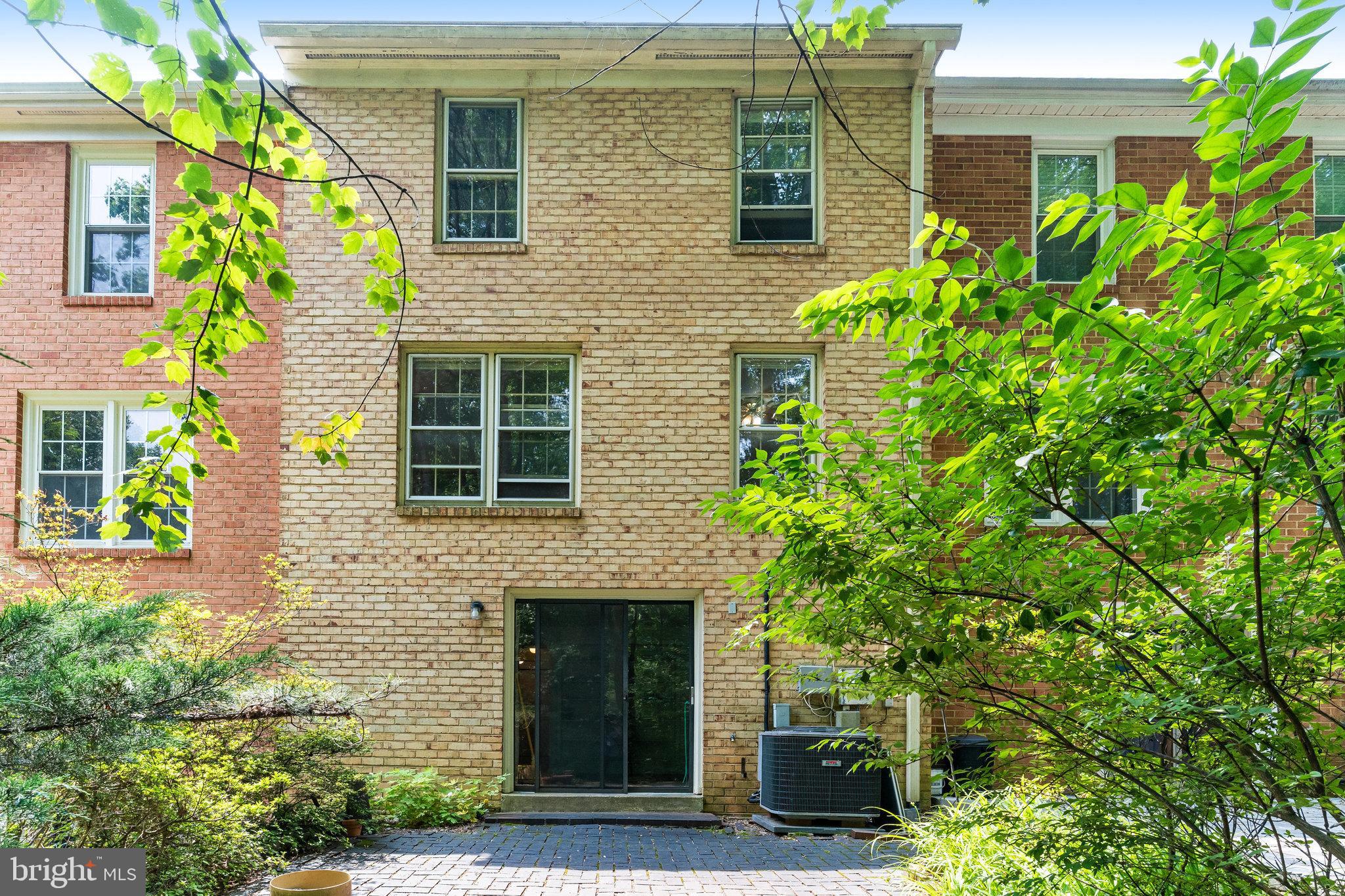 2308 HORSEFERRY COURT