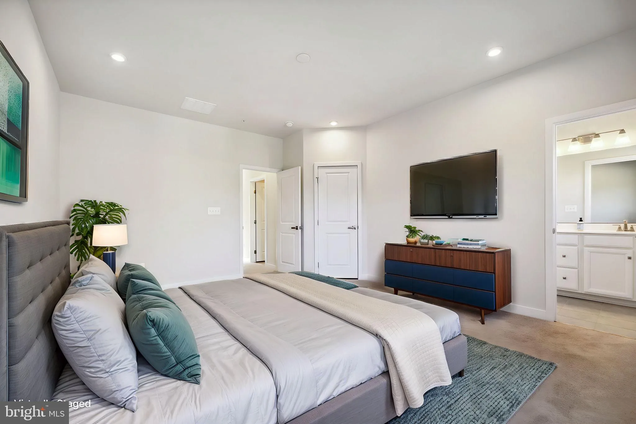 Baltimore, Maryland 21205, United States, 3 Bedrooms Bedrooms, ,3 BathroomsBathrooms,Residential,Contingent,19854